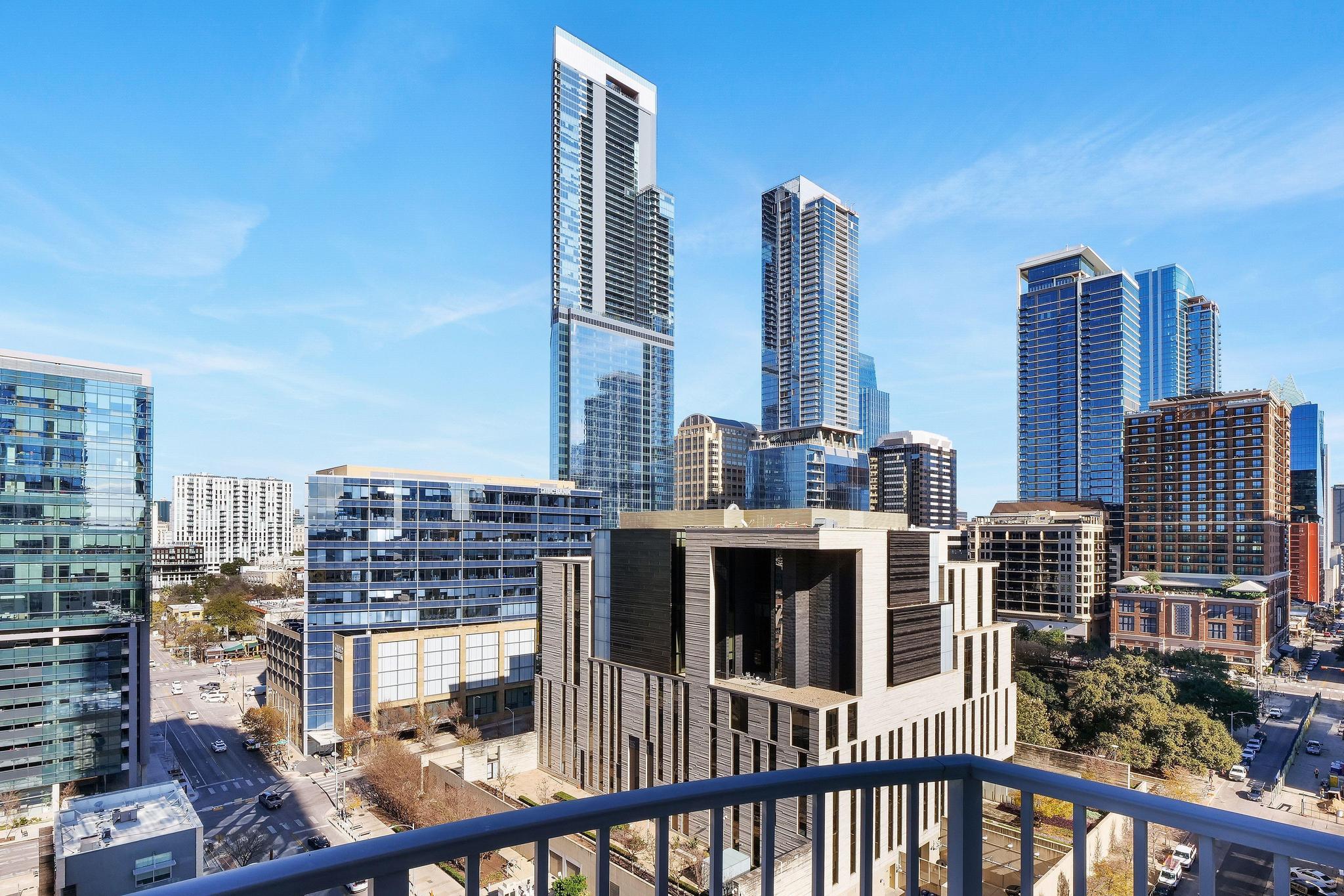 360 Nueces ST # 1318