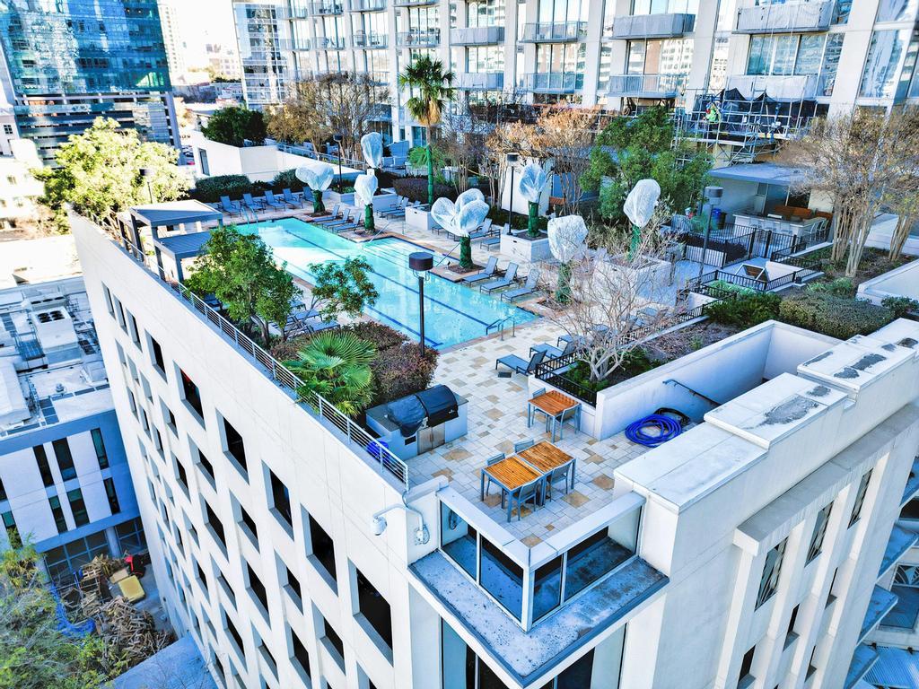 360 Nueces ST # 1318