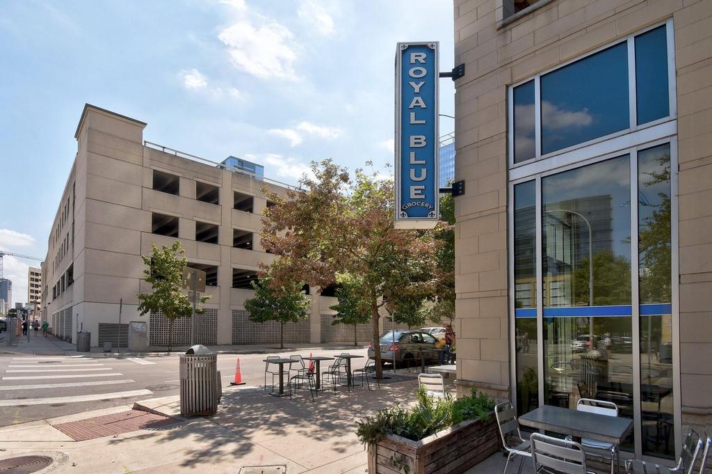 360 Nueces ST # 1318