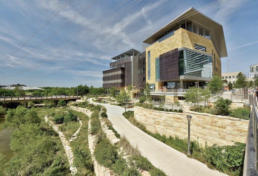 360 Nueces ST # 1318