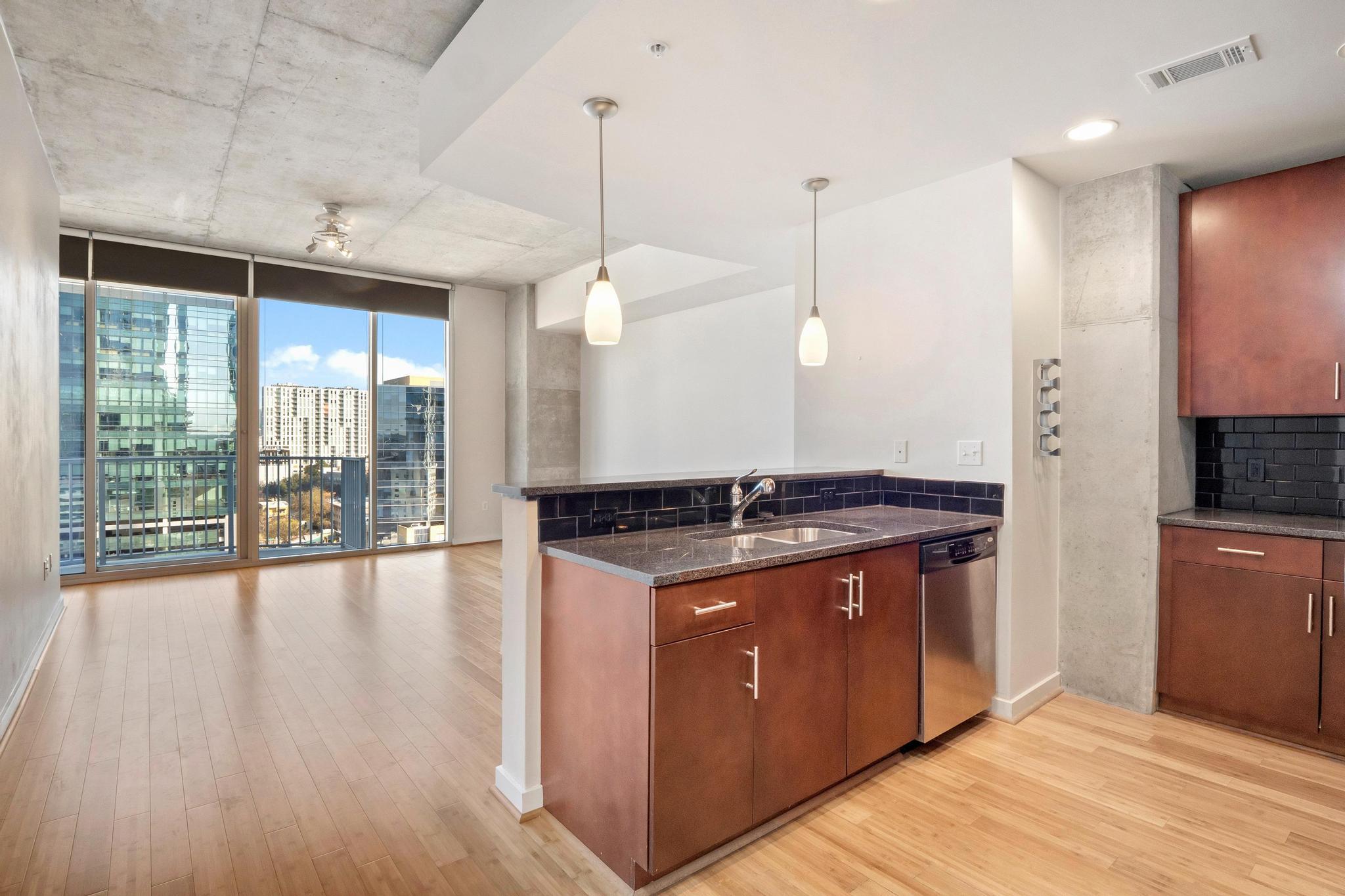360 Nueces ST # 1318