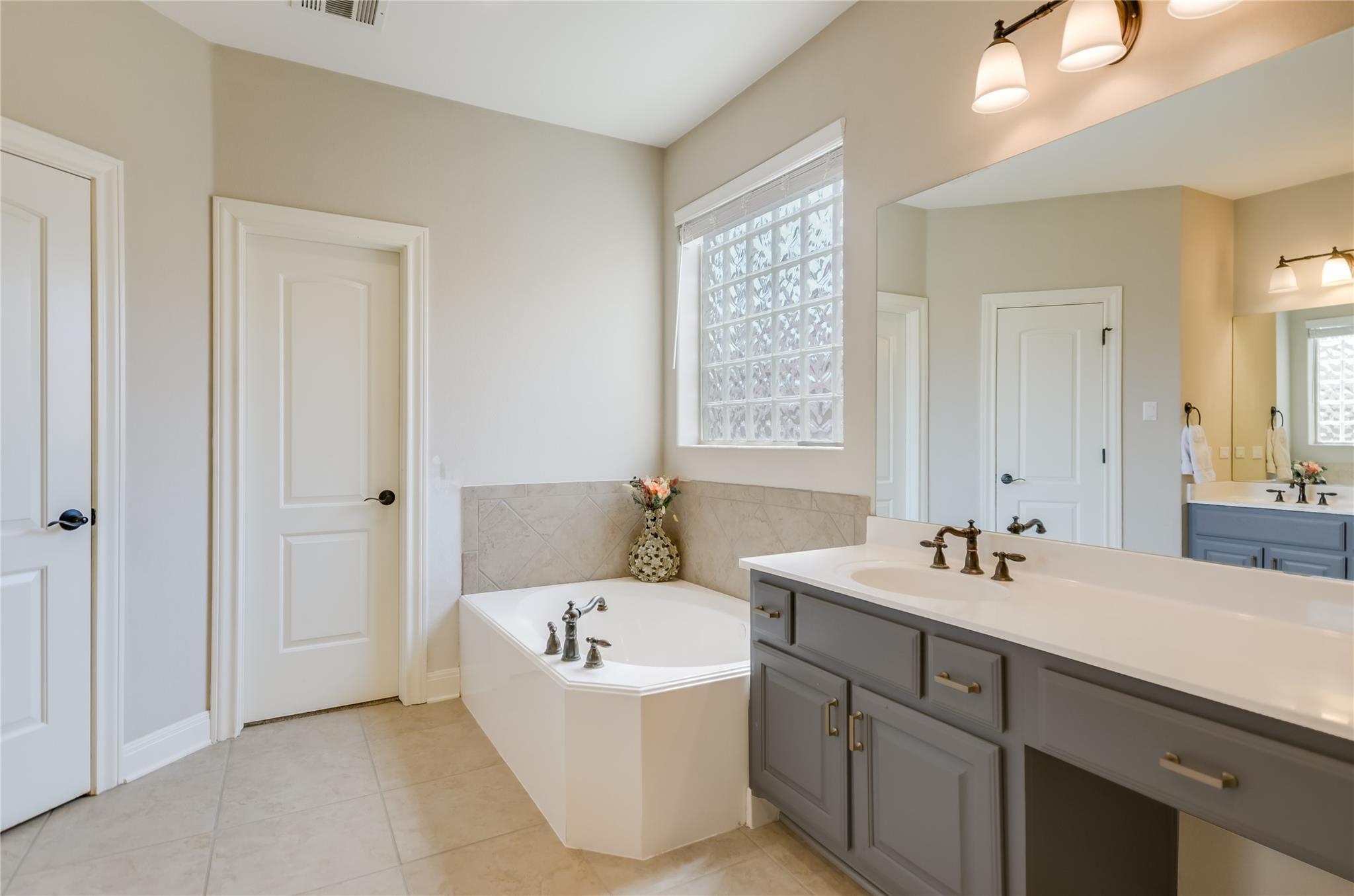 11316 Woodland Hills TRL