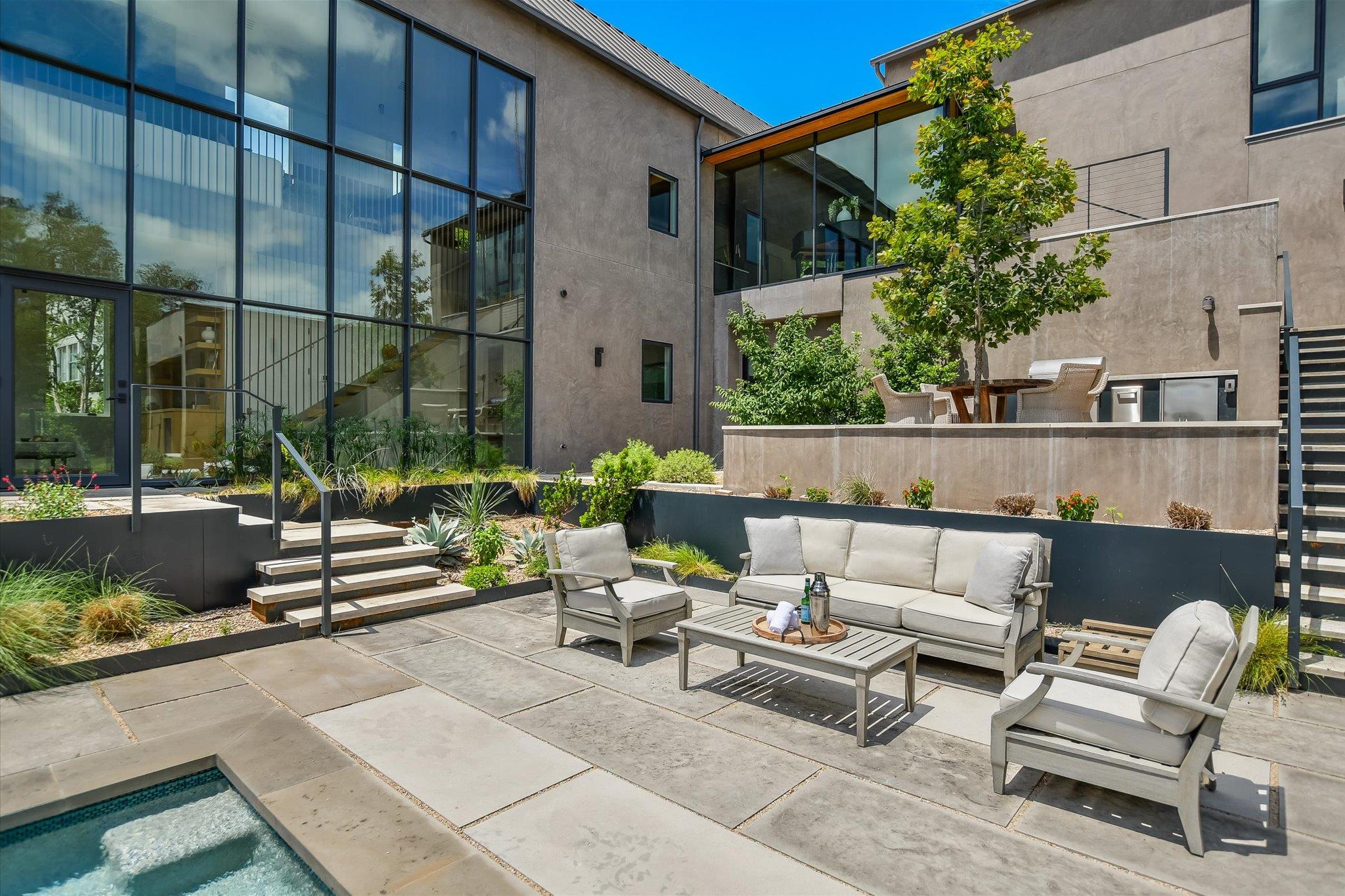 2405 Deer PASS