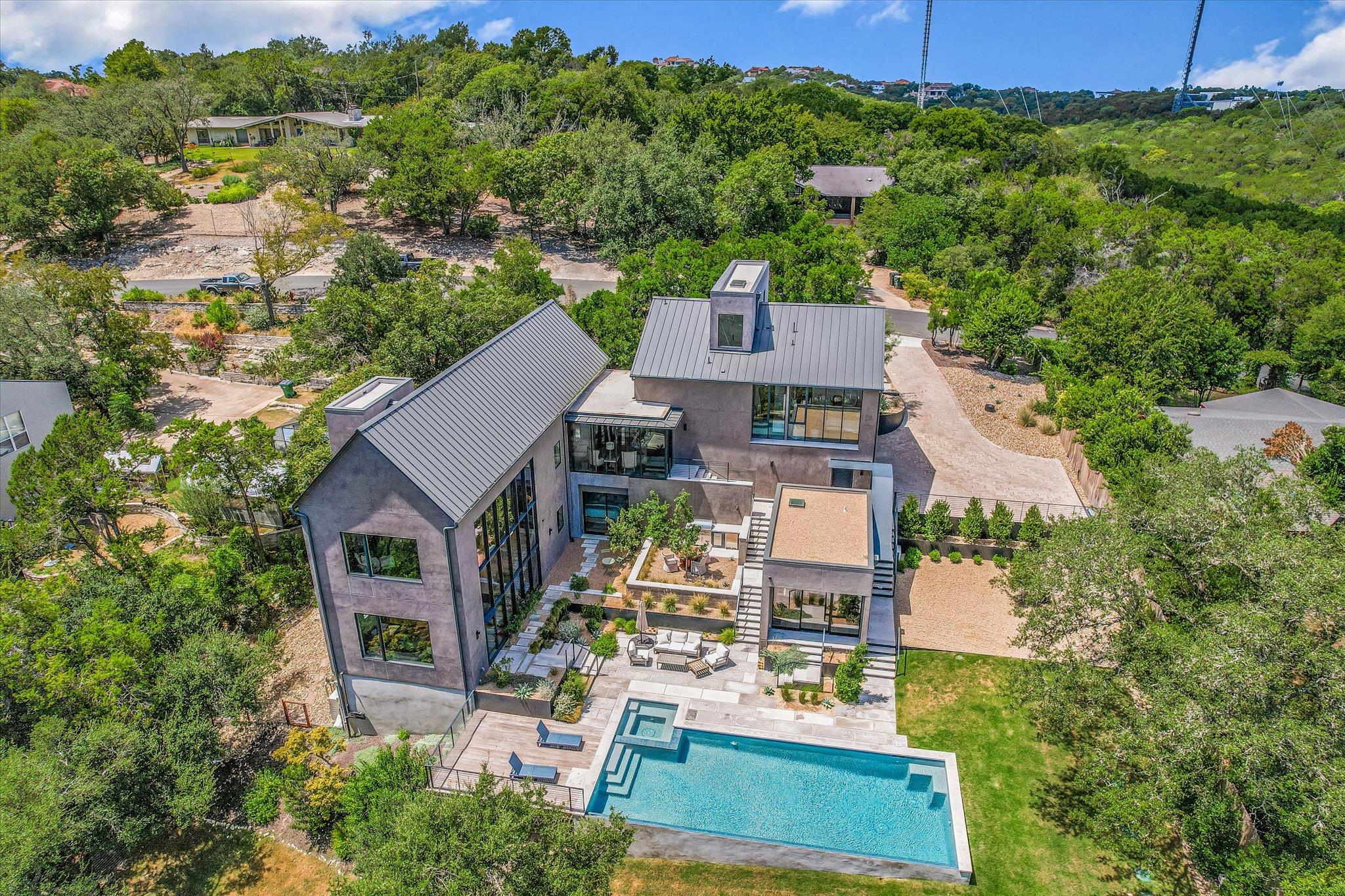 2405 Deer PASS