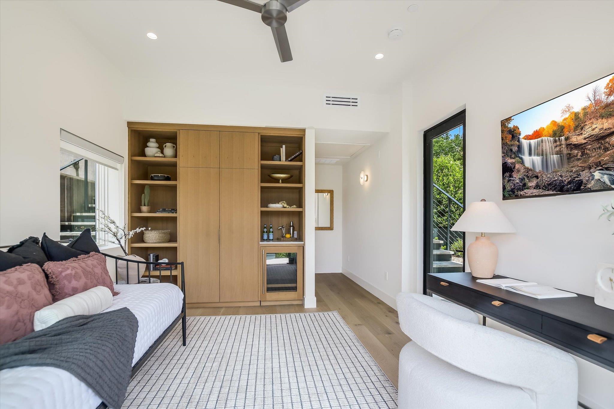 2405 Deer PASS