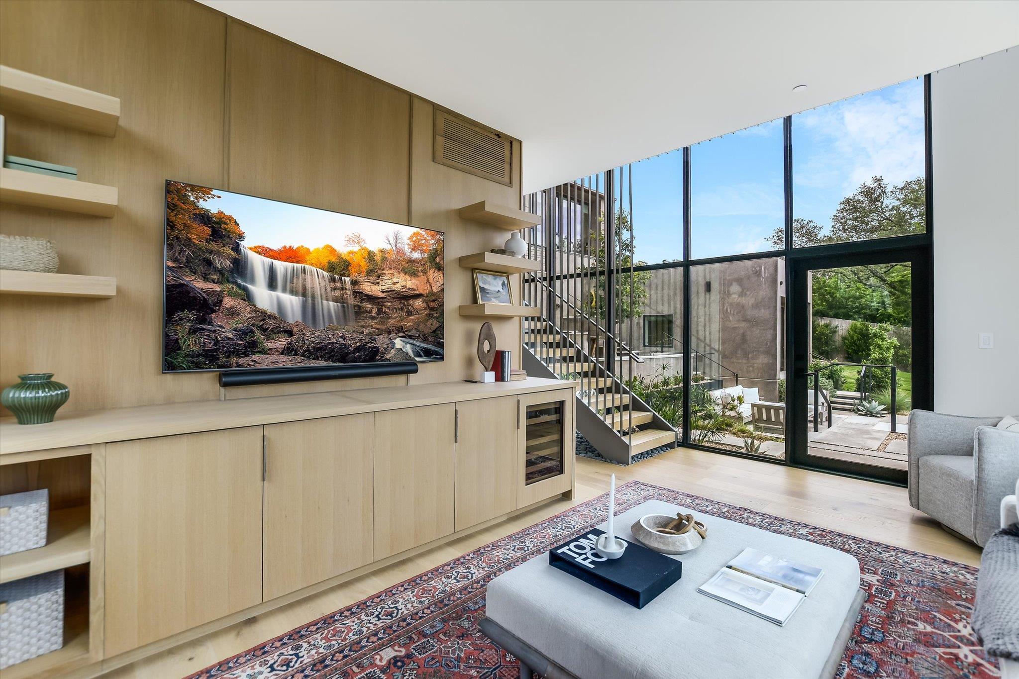 2405 Deer PASS