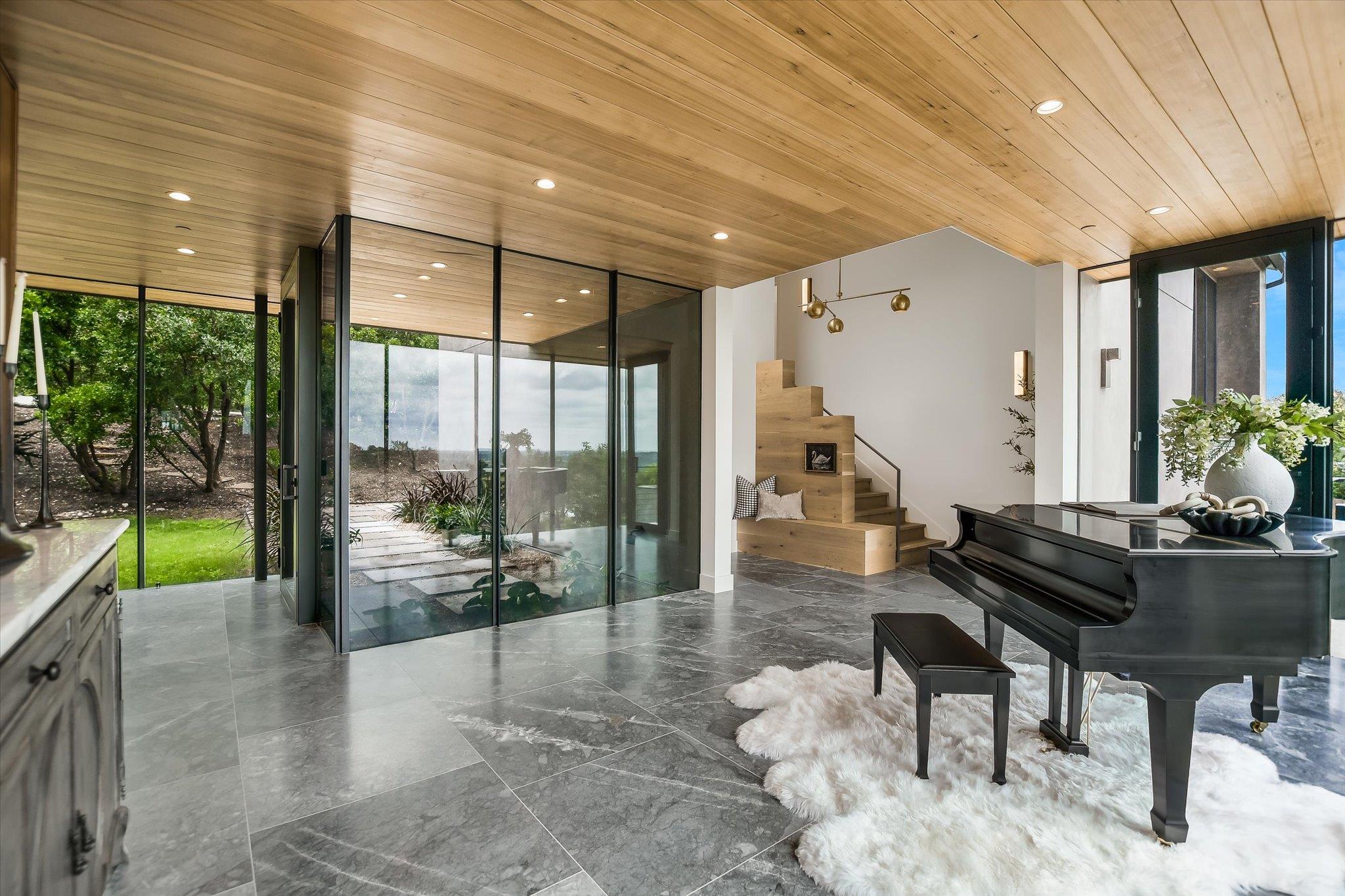 2405 Deer PASS