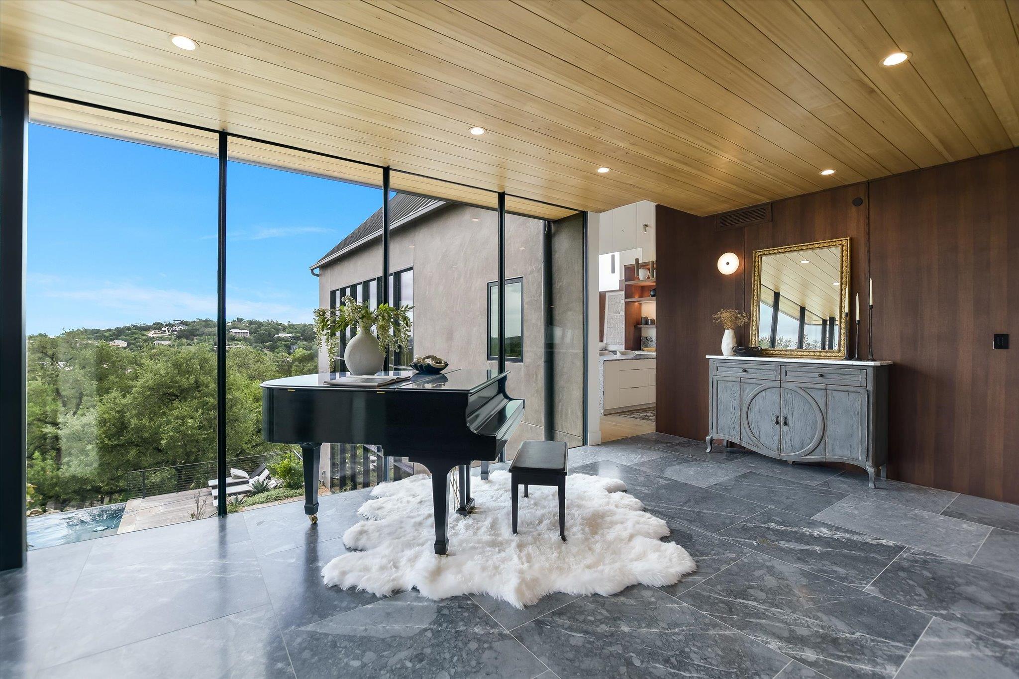 2405 Deer PASS