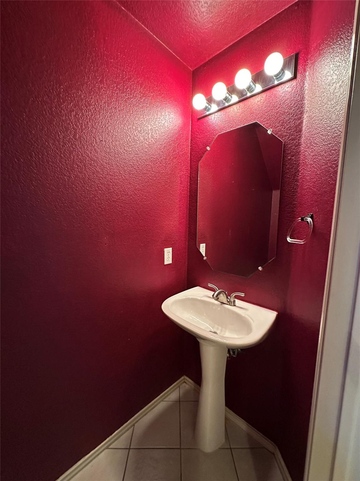 3509 Ruby Red DR