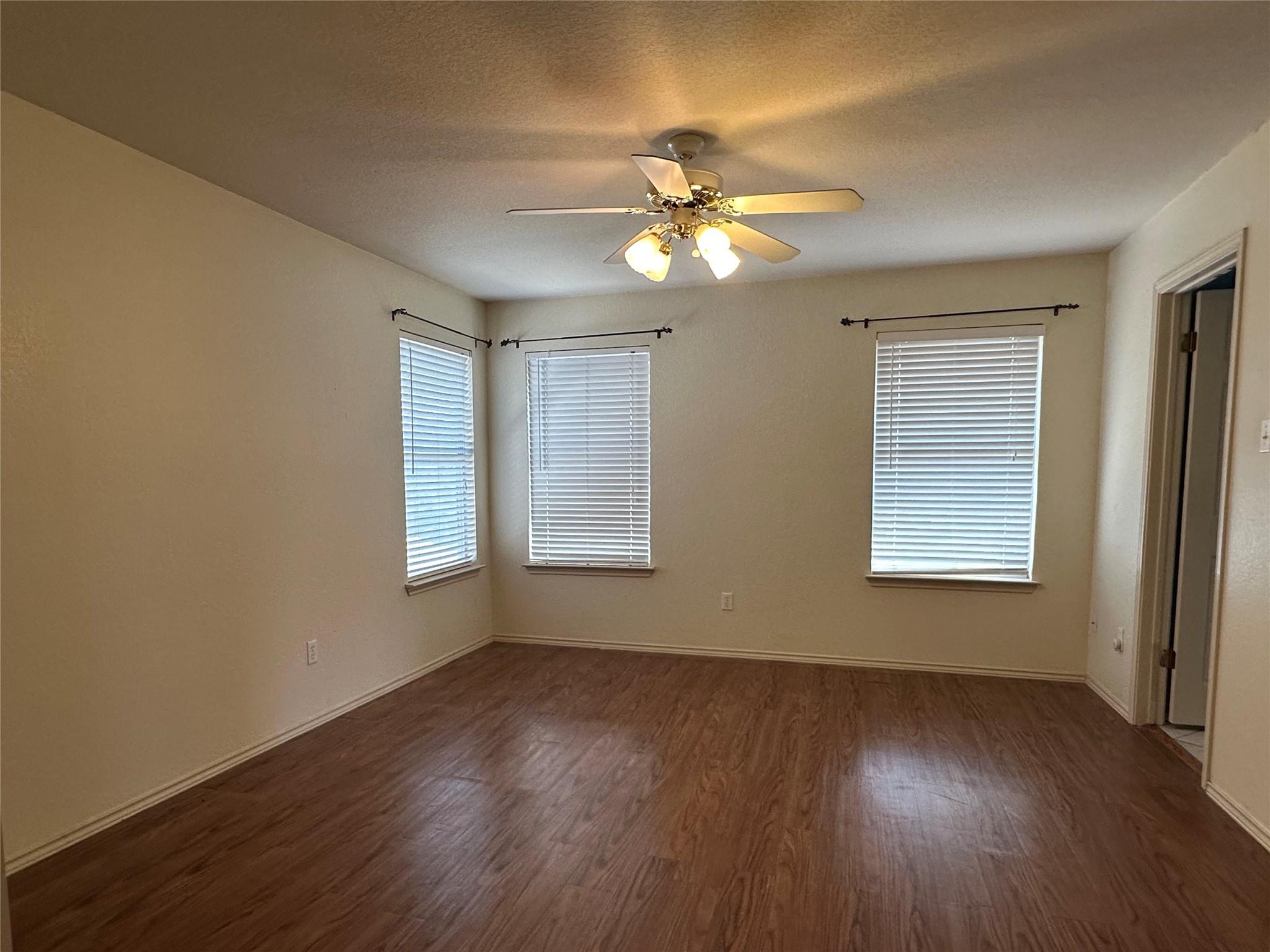 3509 Ruby Red DR