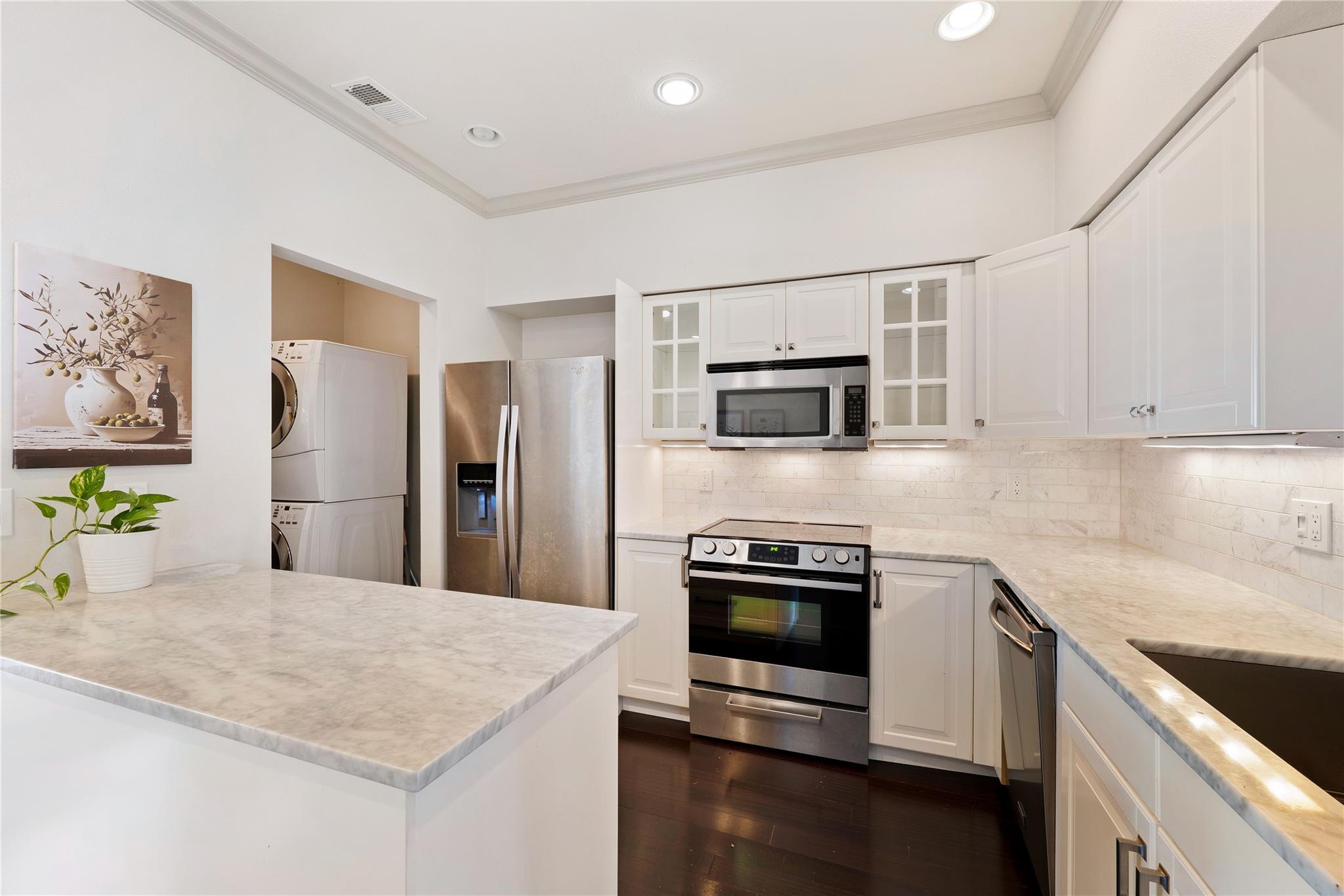 1307 Kinney Ave # 140