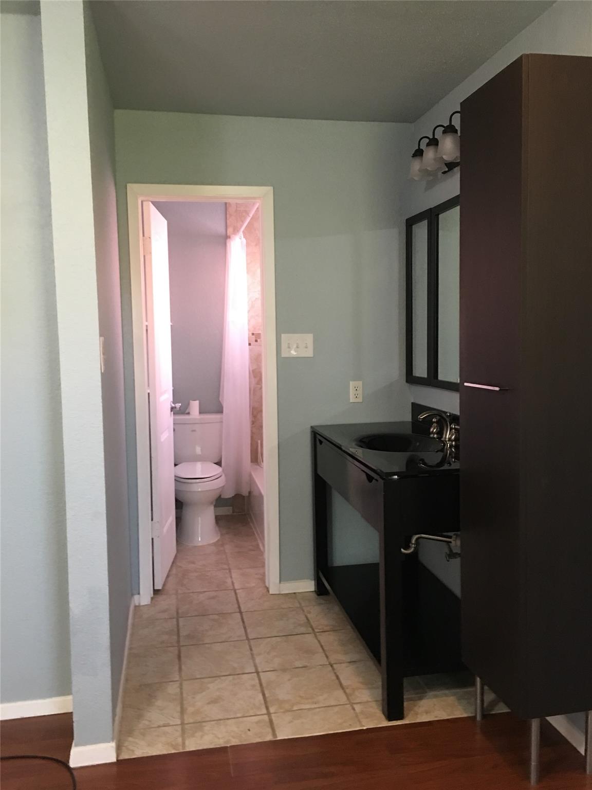 1403 Beth LN
