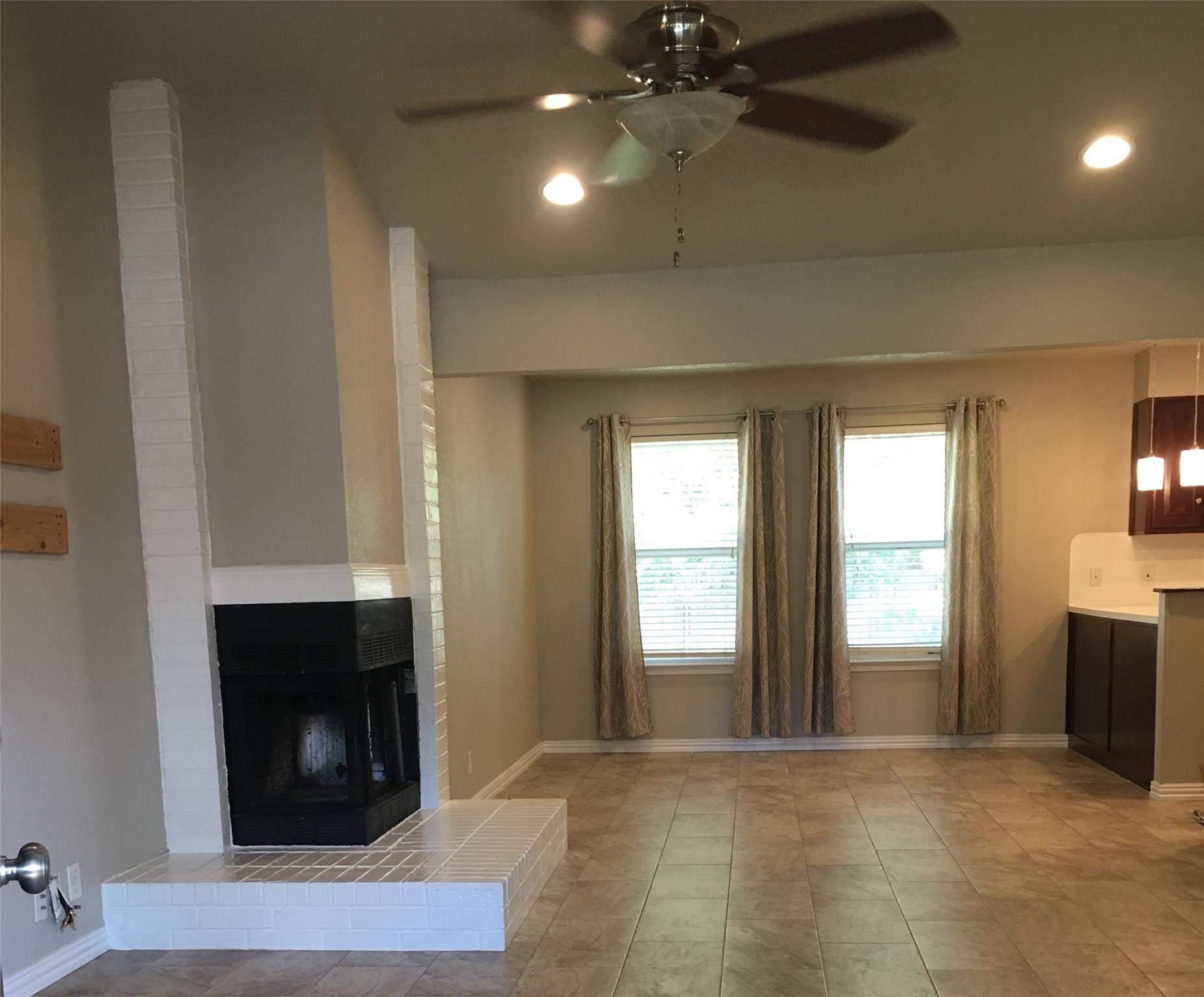 1403 Beth LN