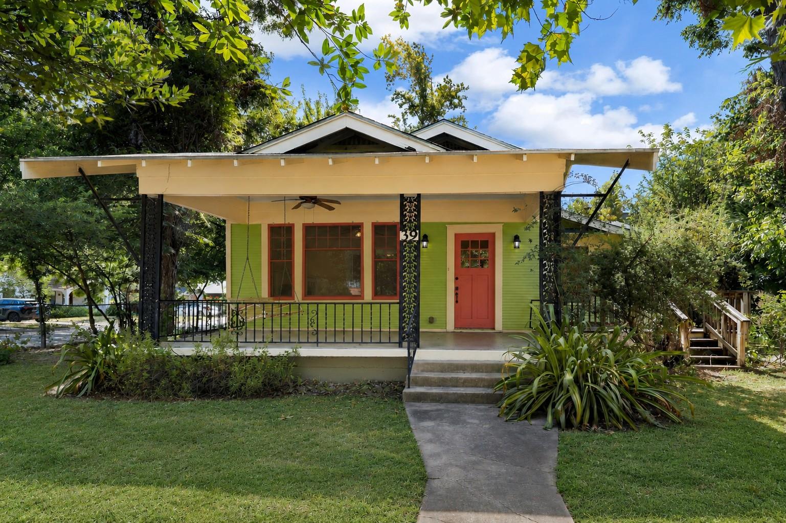 39 Chalmers Ave