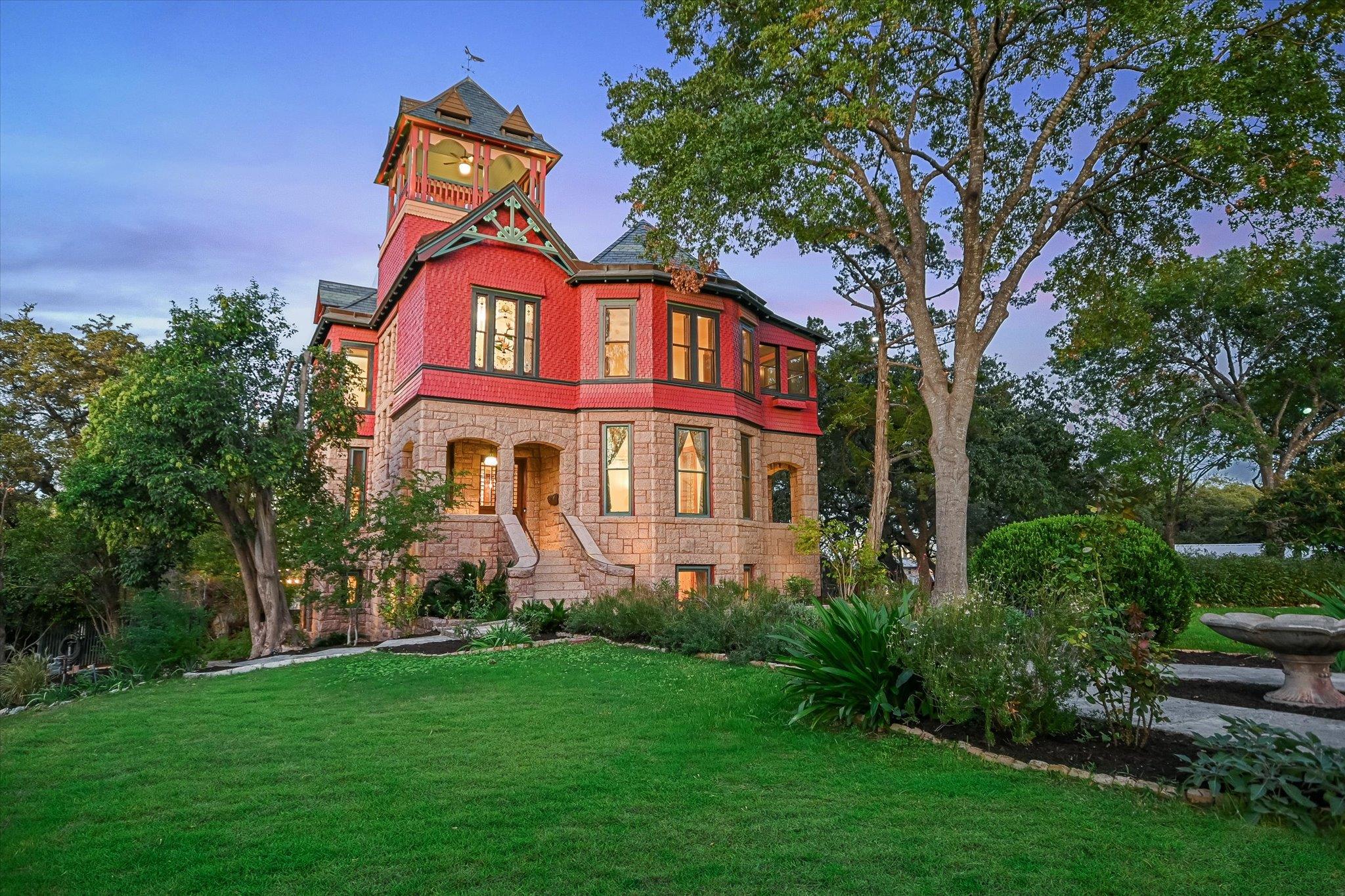 400 Academy DR