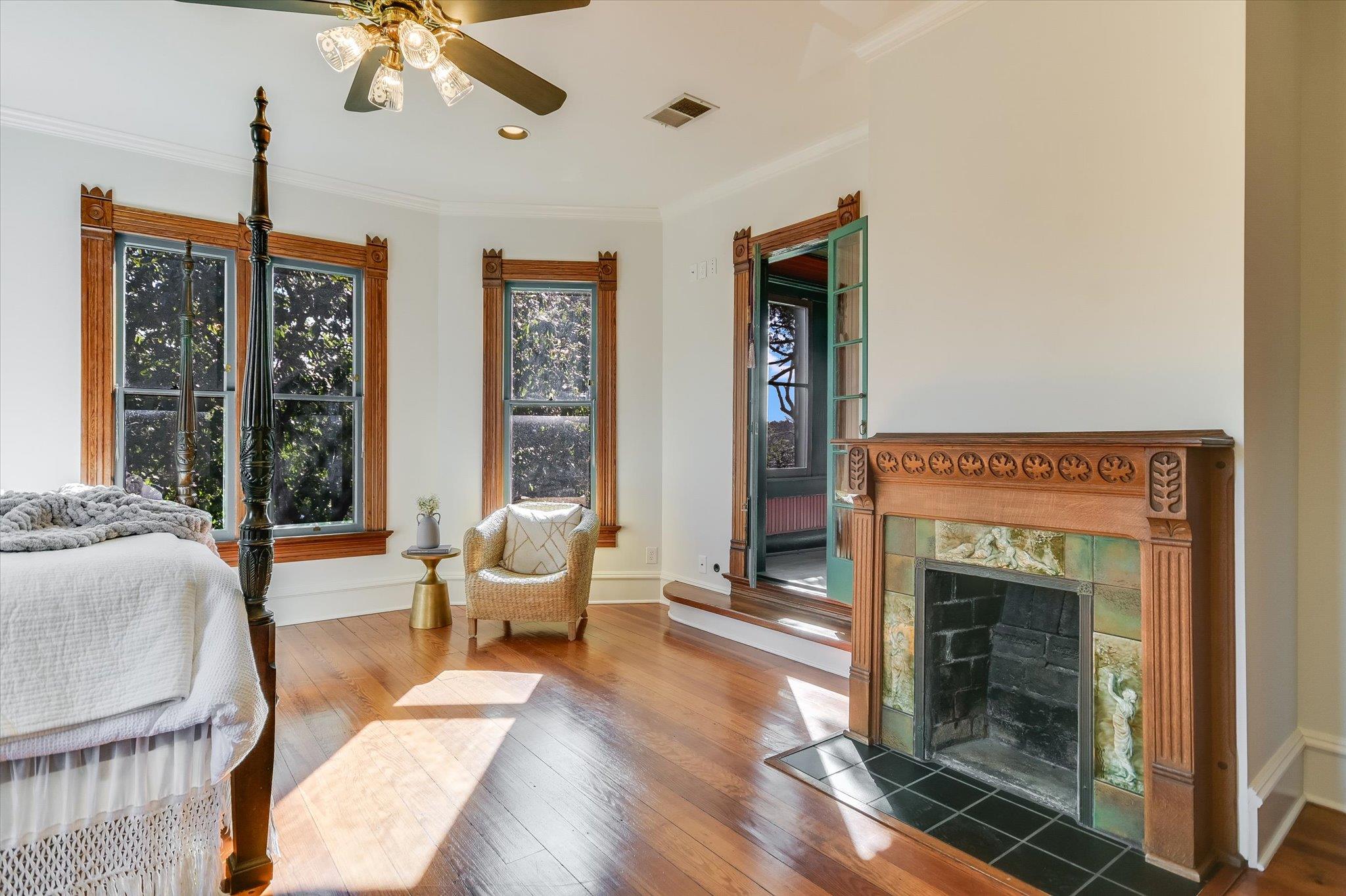 400 Academy DR