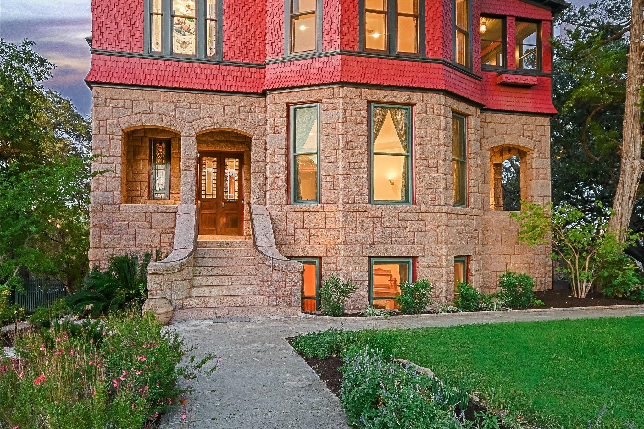 400 Academy DR