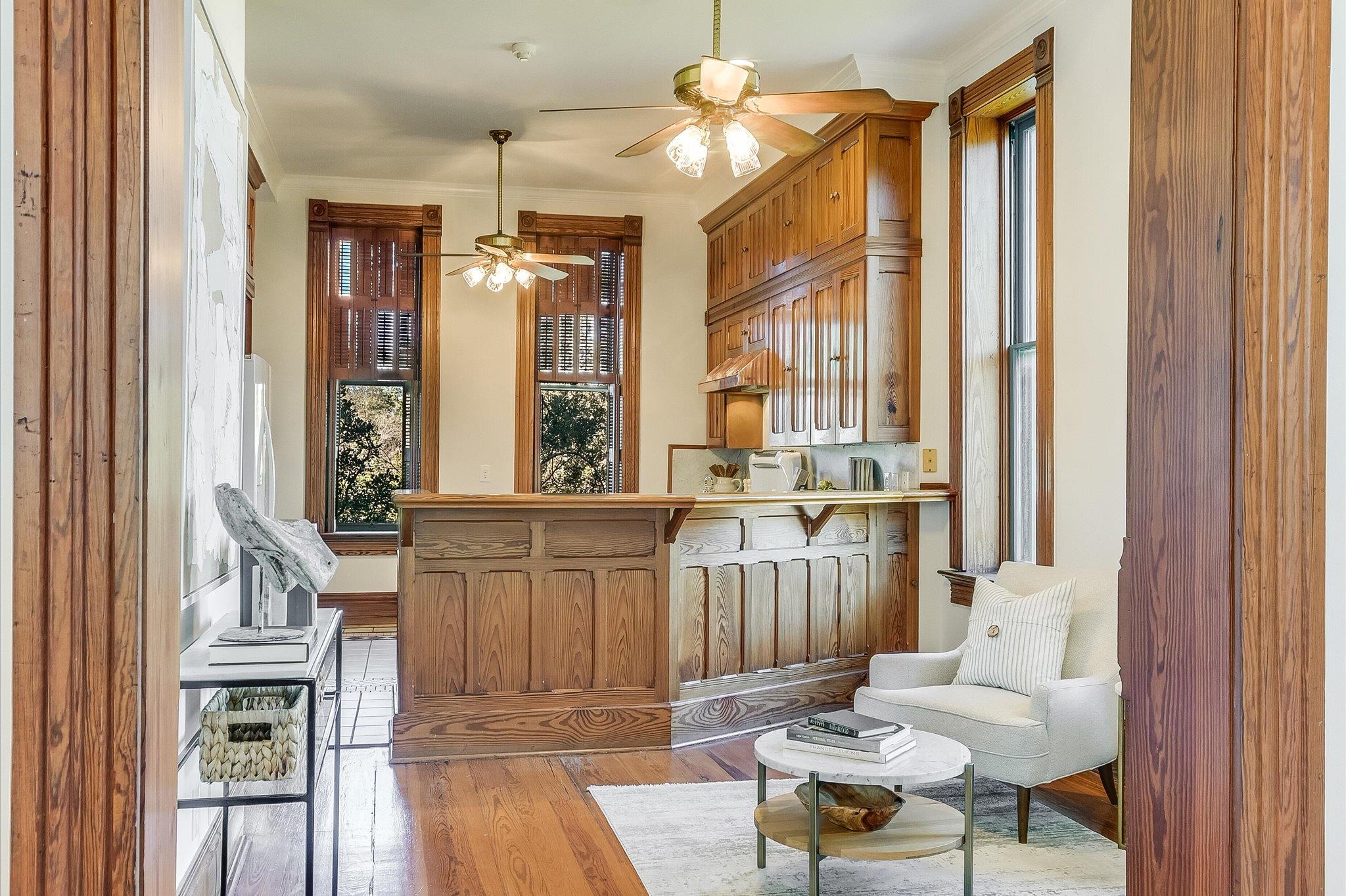 400 Academy DR