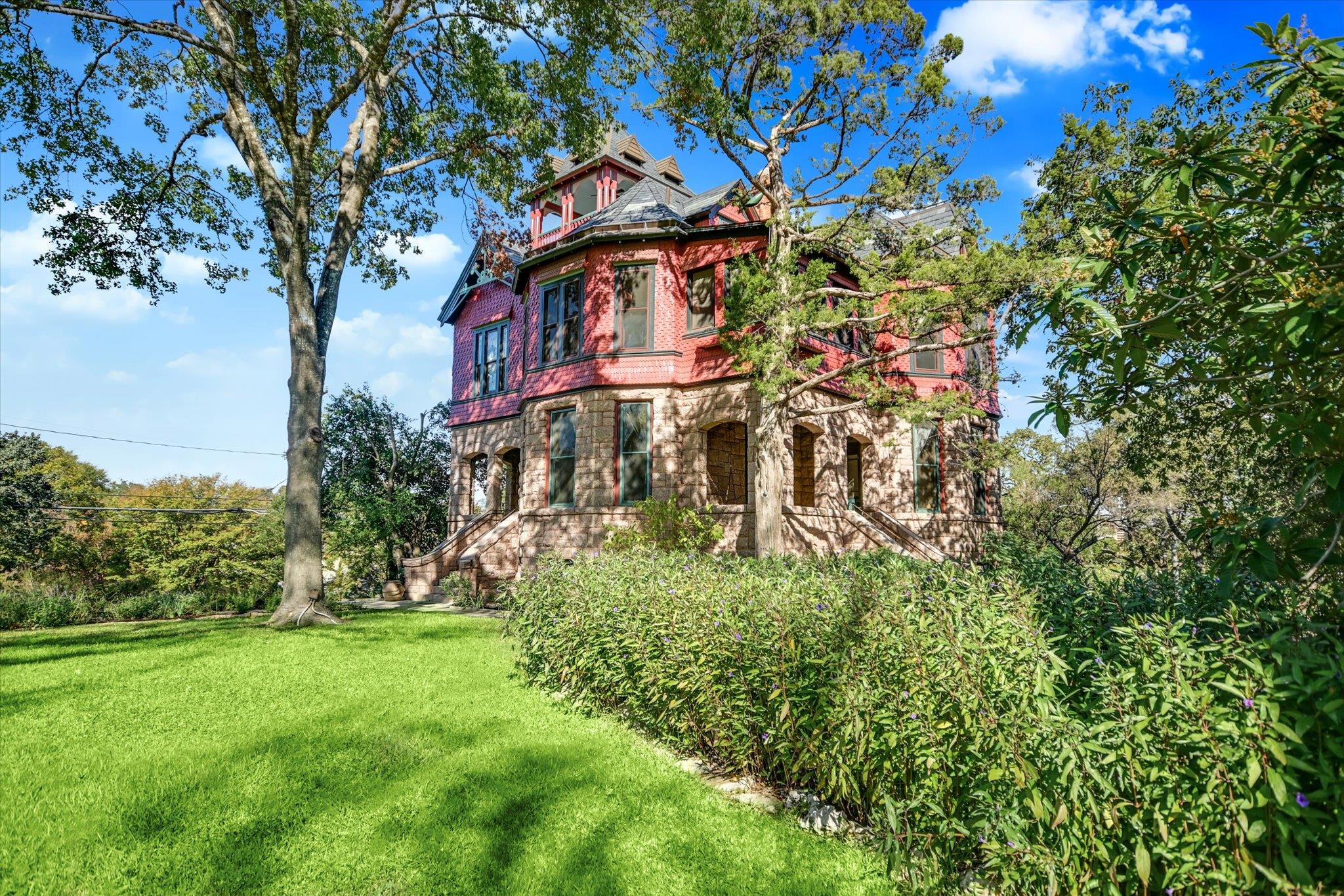 400 Academy DR