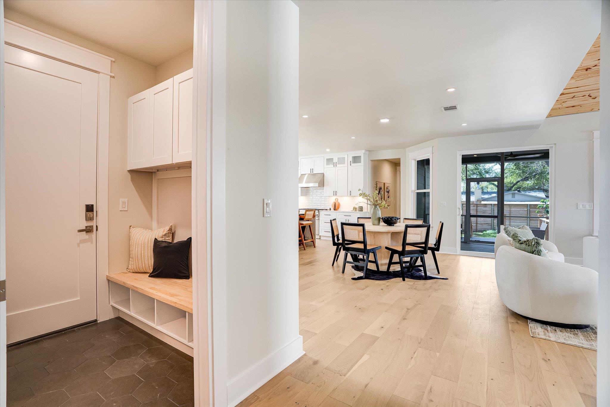 1009 Karen Ave