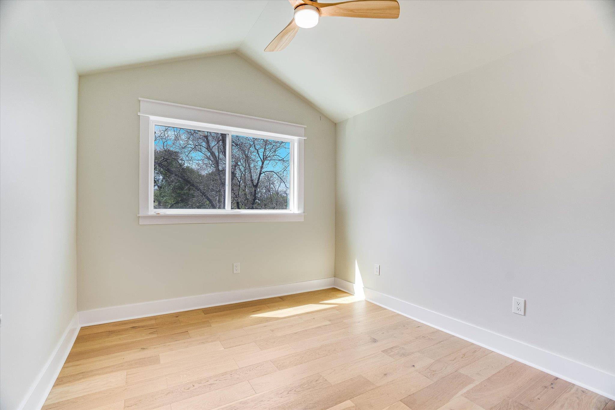 1009 Karen Ave