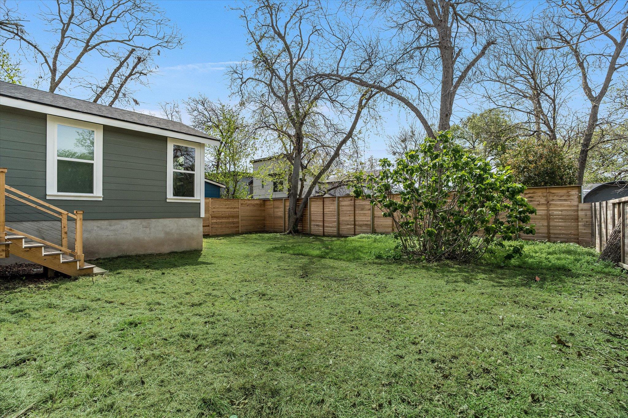 1009 Karen Ave