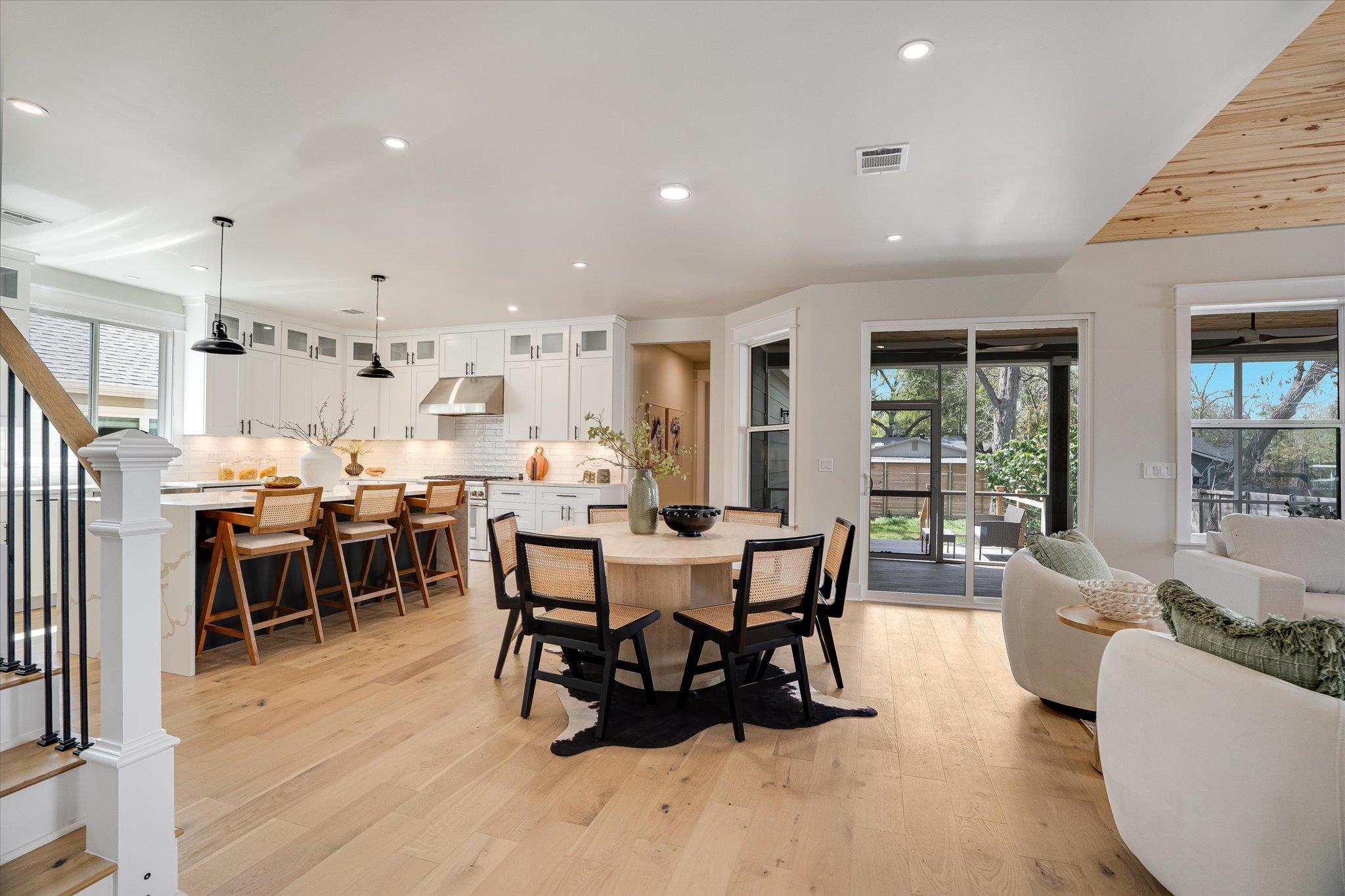 1009 Karen Ave