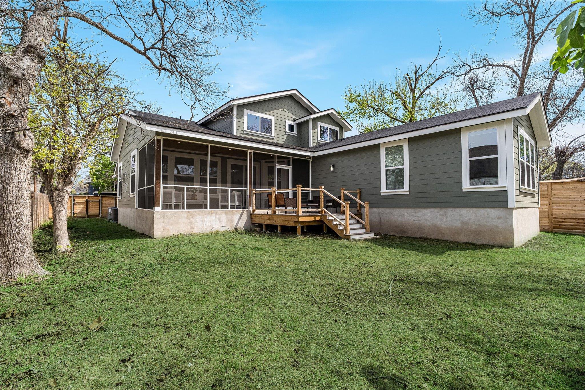 1009 Karen Ave