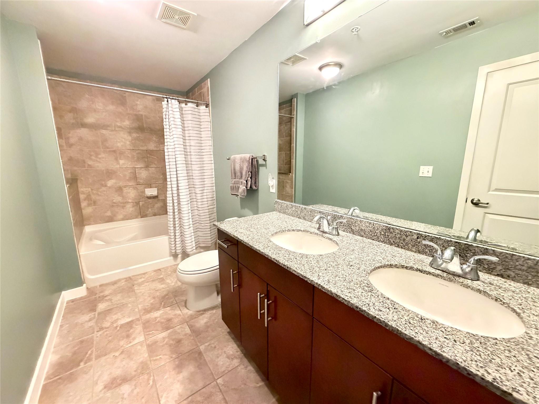 360 Nueces ST # 914
