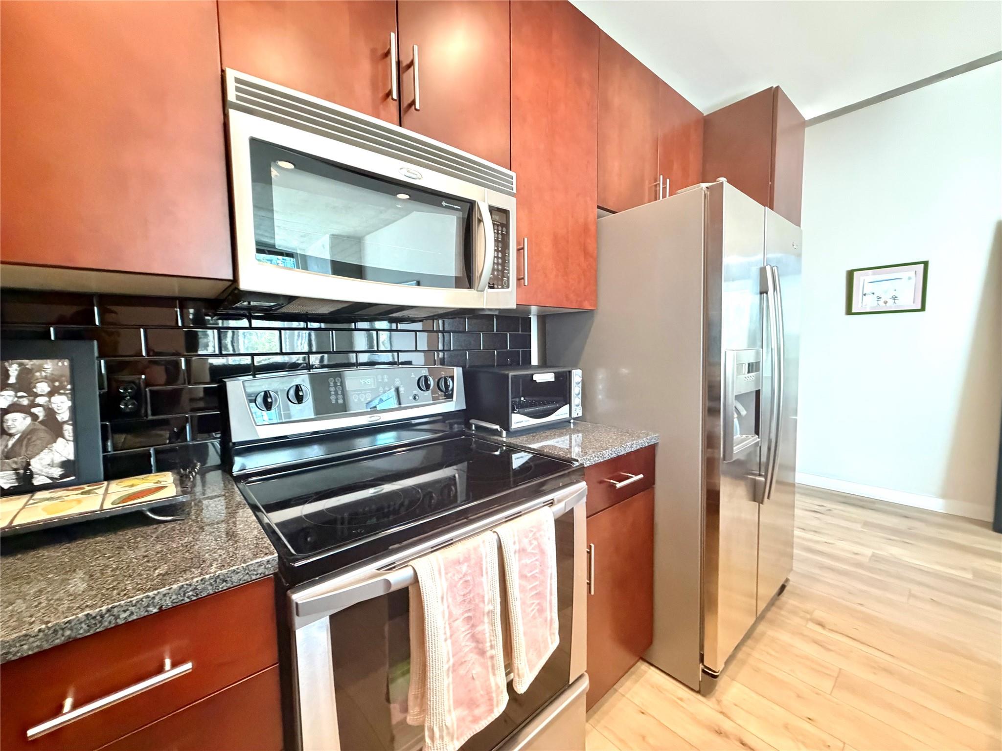 360 Nueces ST # 914