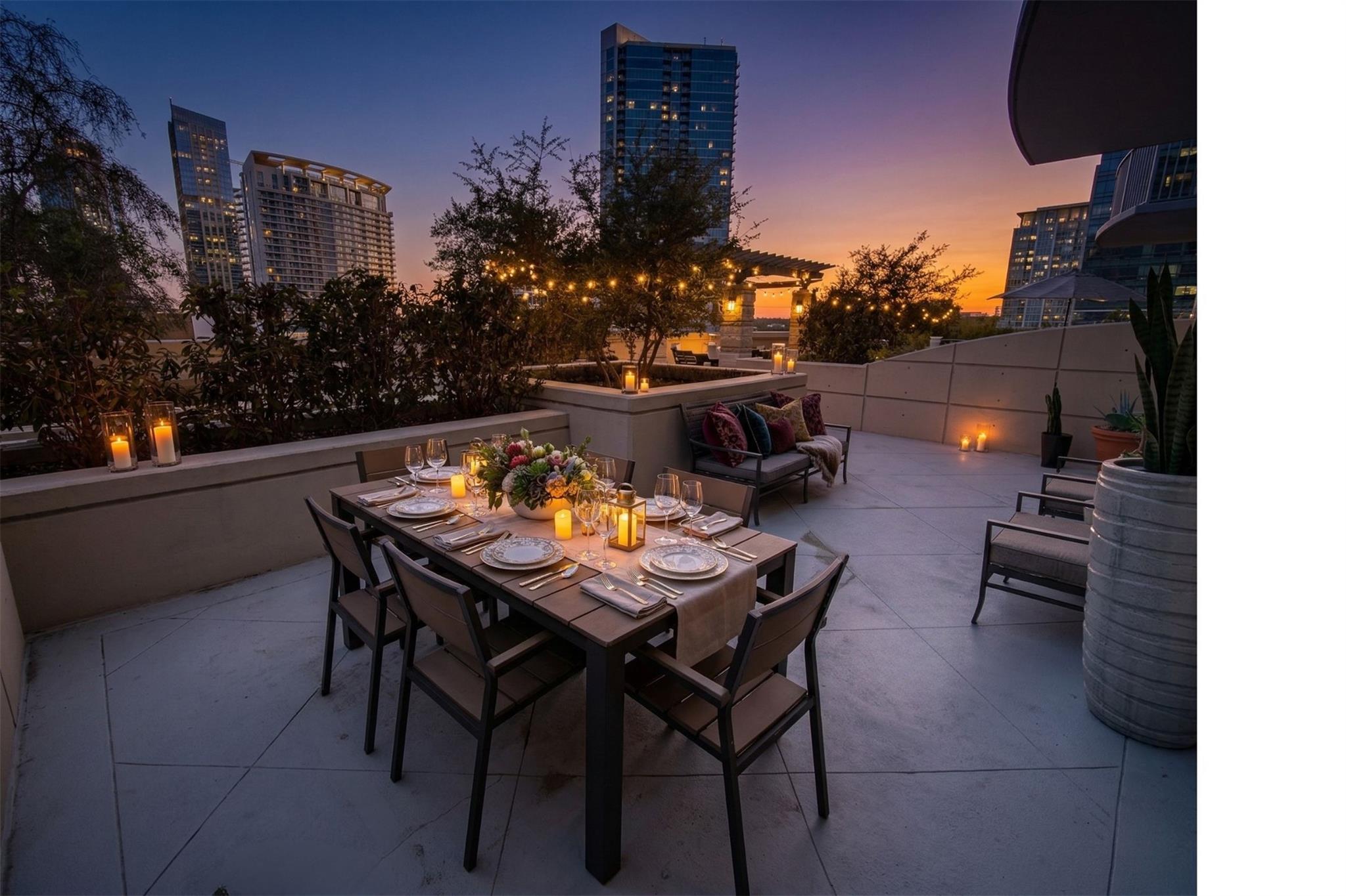 360 Nueces ST # 914