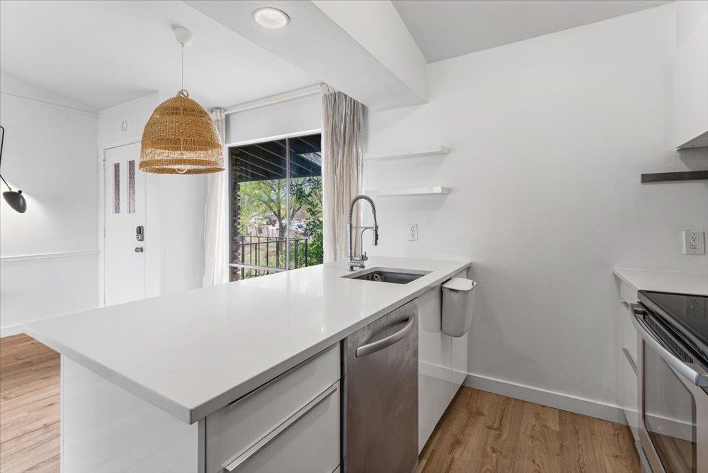 1304 Mariposa DR # 206