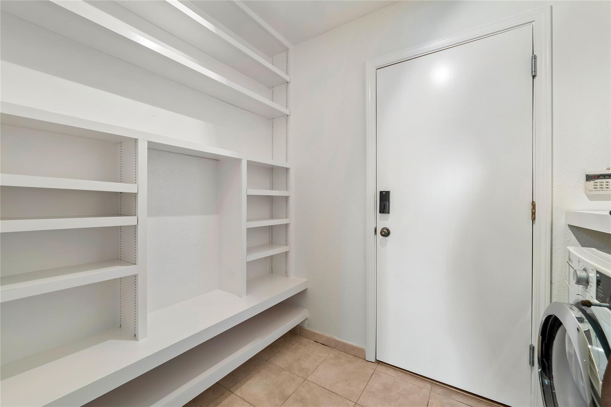 2112 Wychwood DR