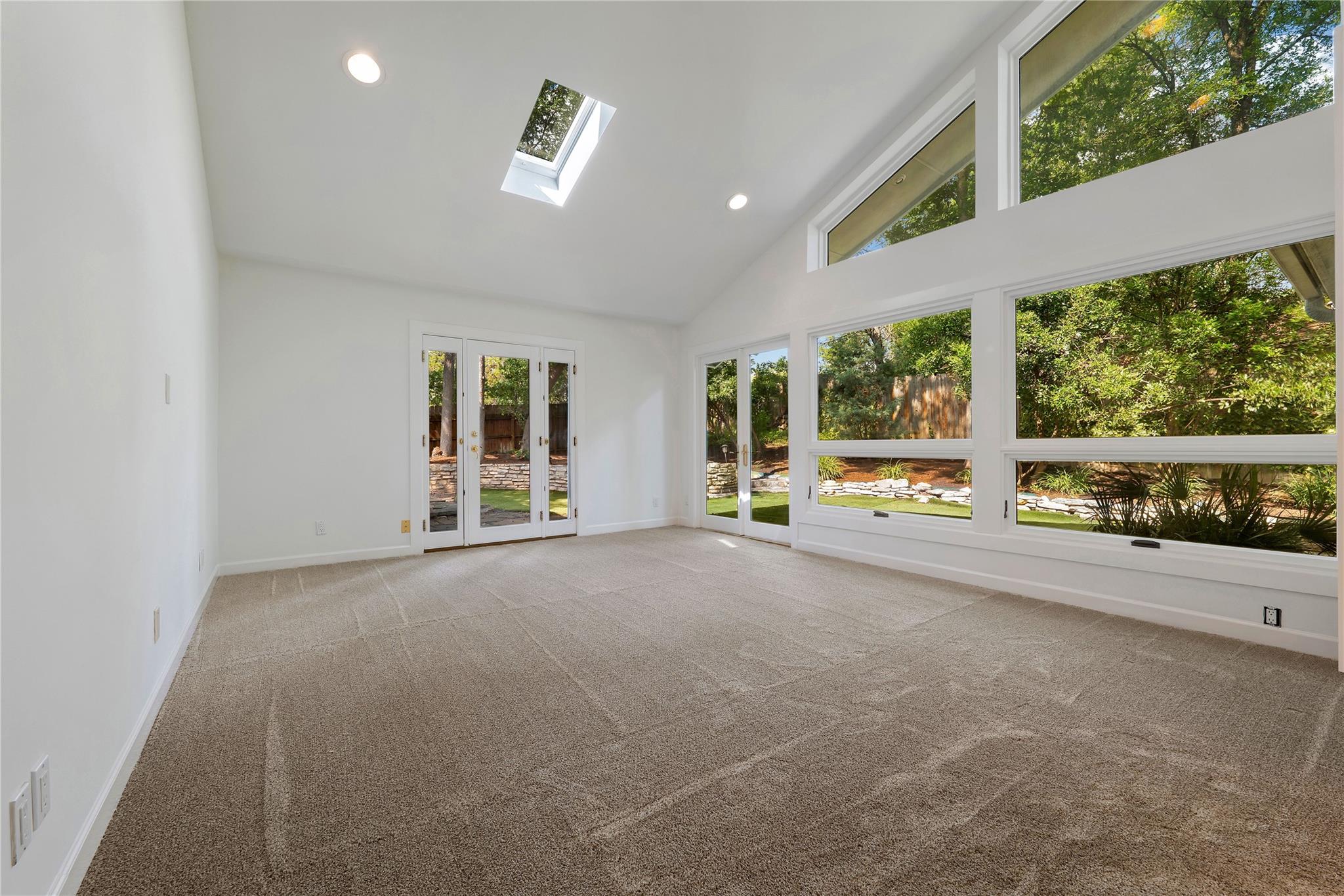 2112 Wychwood DR