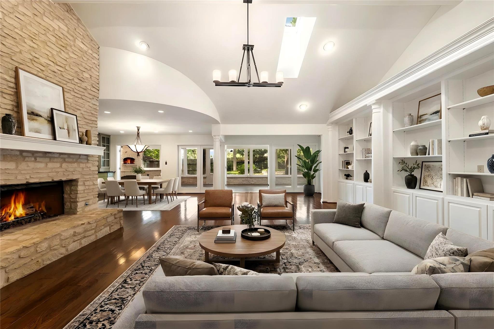 2112 Wychwood DR
