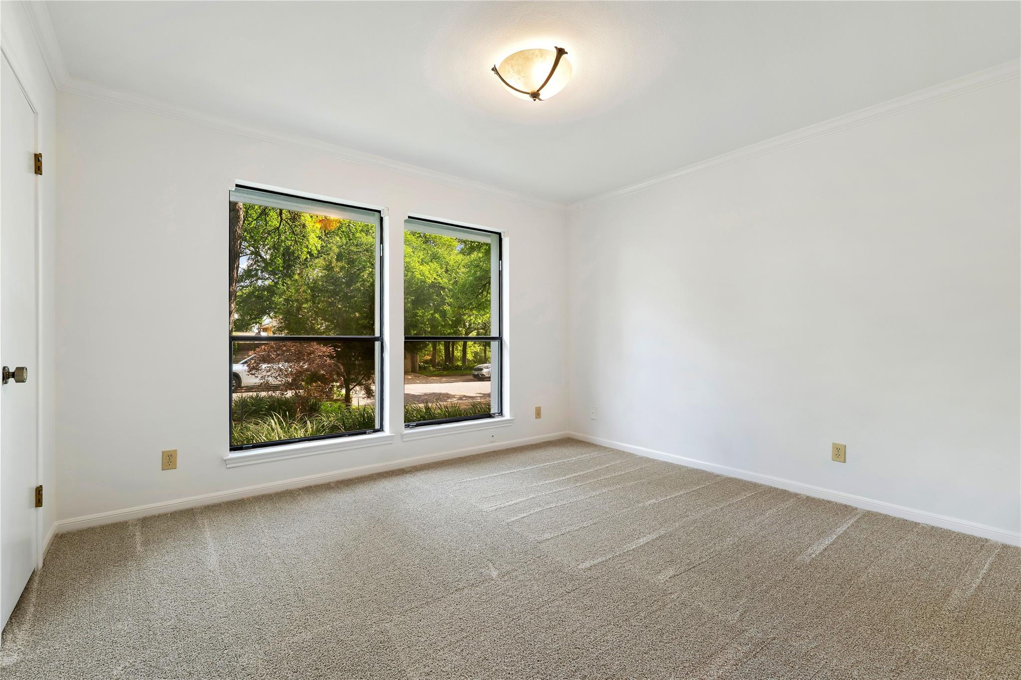2112 Wychwood DR