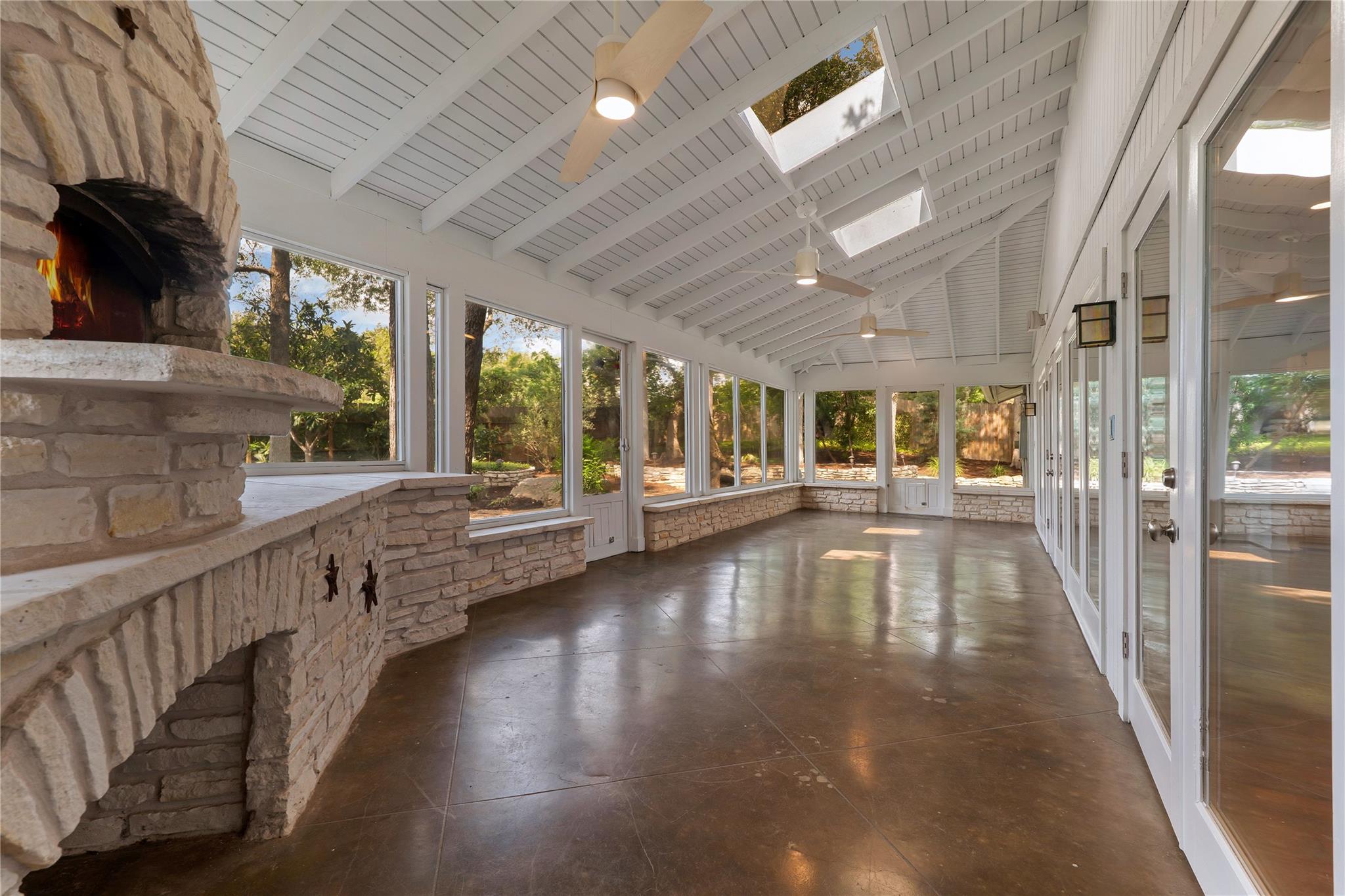 2112 Wychwood DR