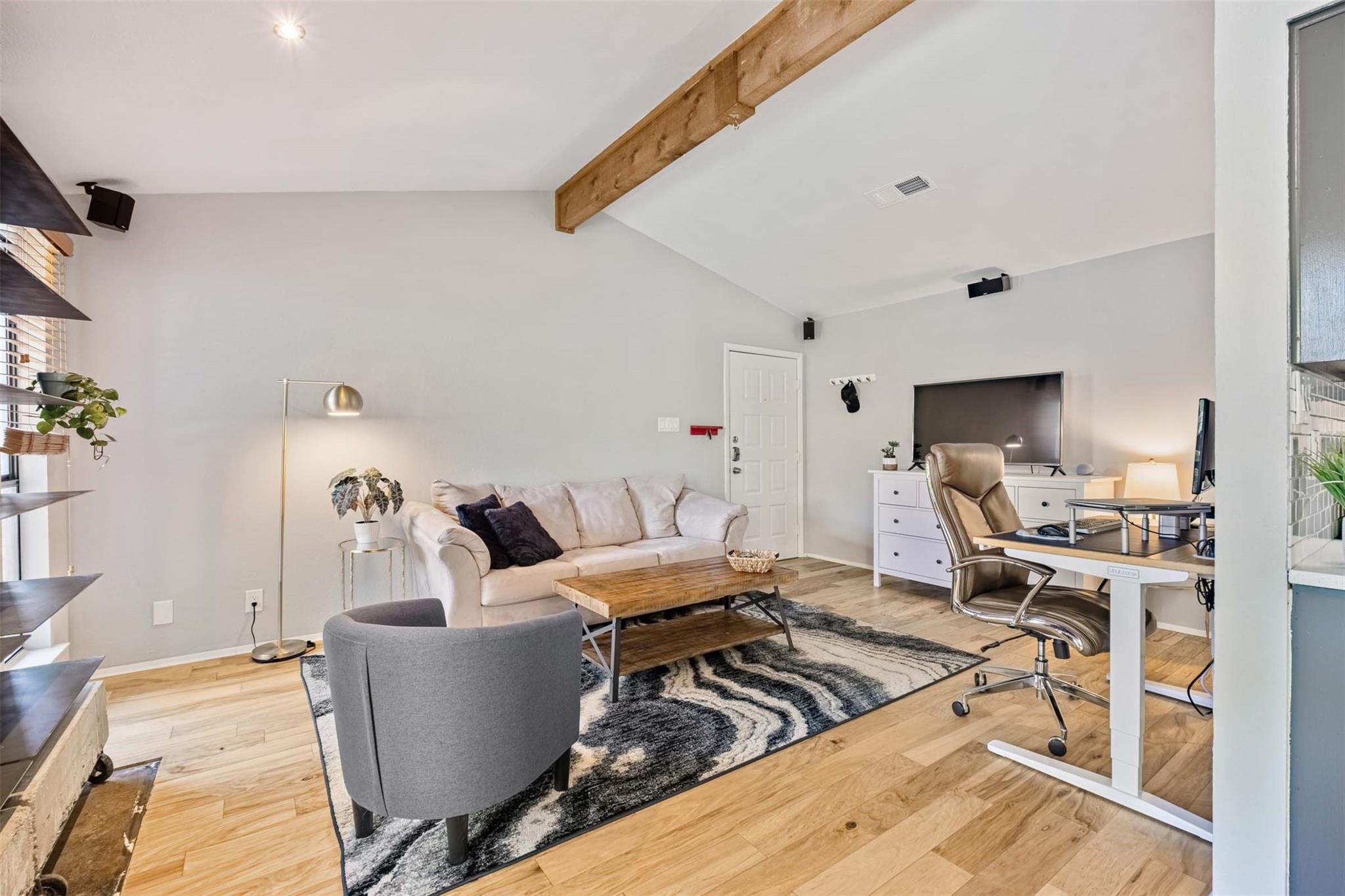 5602 Woodrow Ave # 204