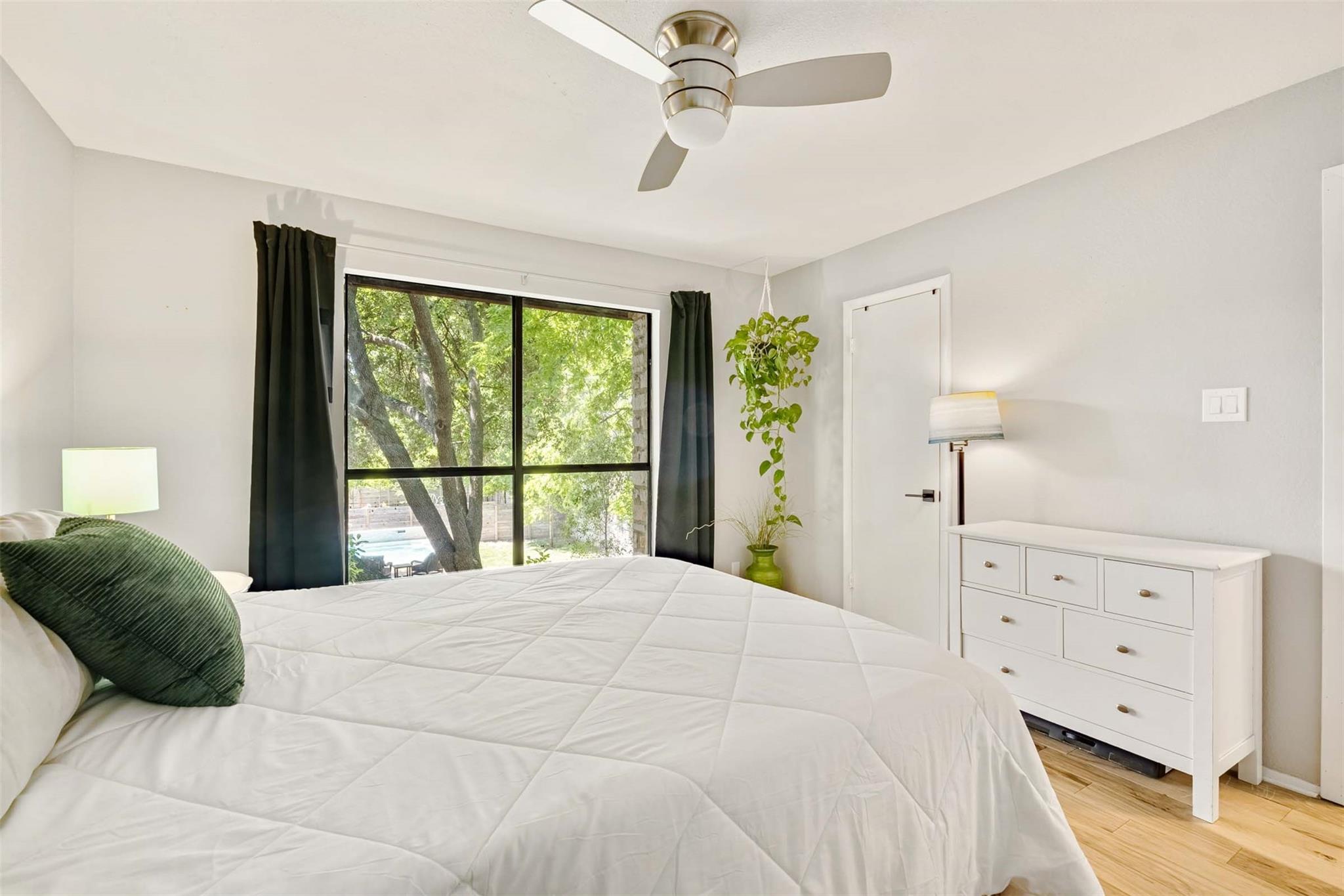 5602 Woodrow Ave # 204