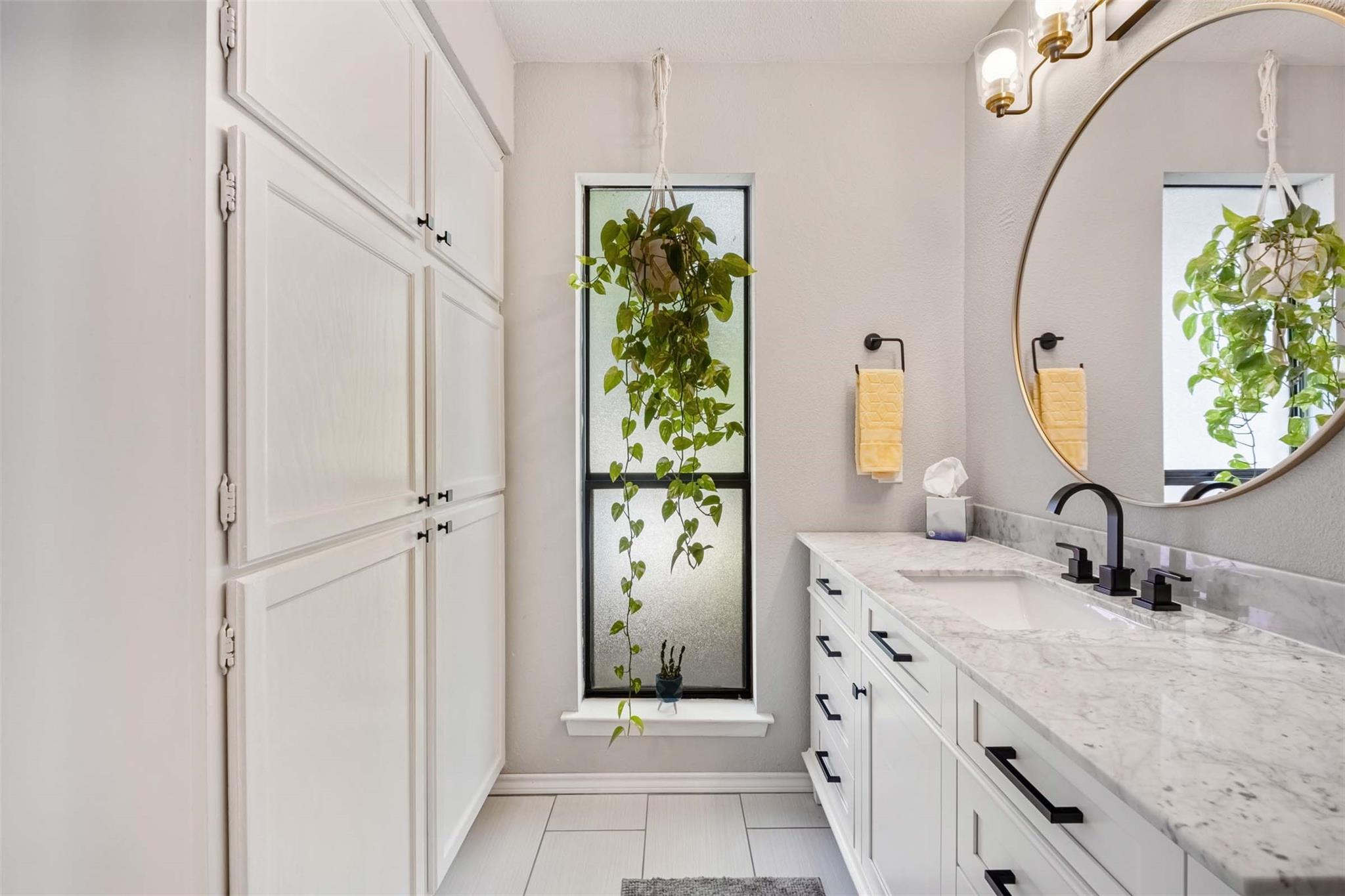 5602 Woodrow Ave # 204