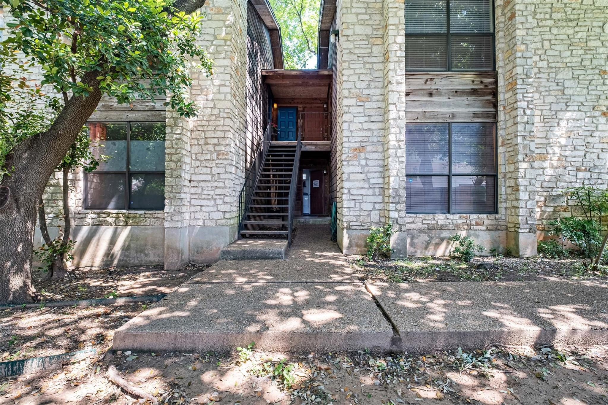 5602 Woodrow Ave # 204