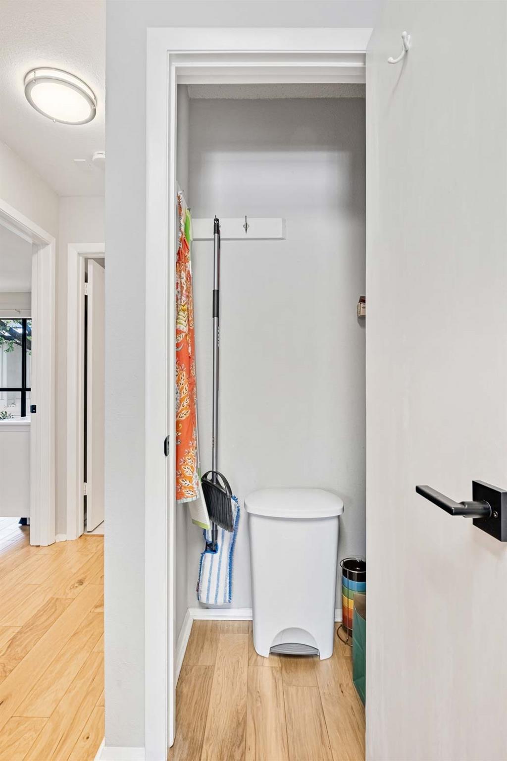 5602 Woodrow Ave # 204