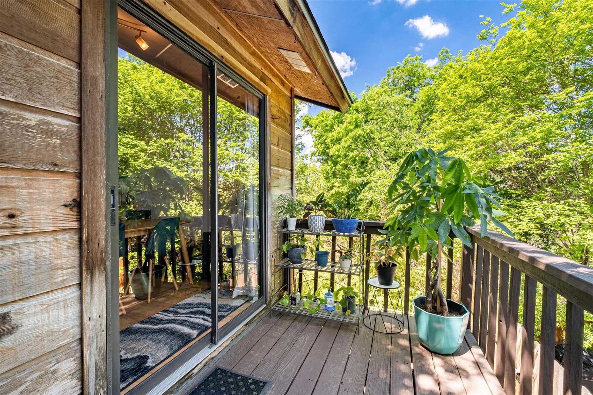 5602 Woodrow Ave # 204