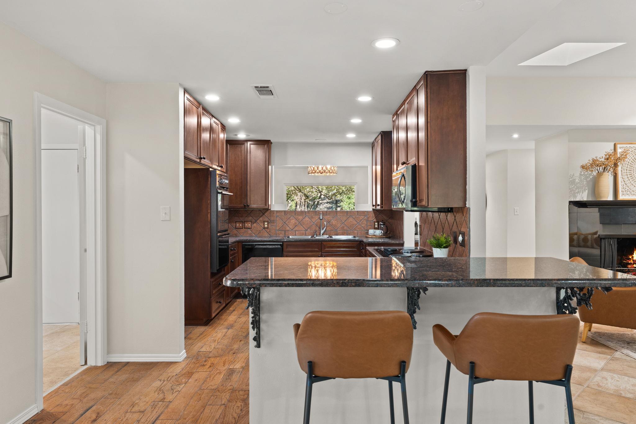 9109 Balcones Club DR