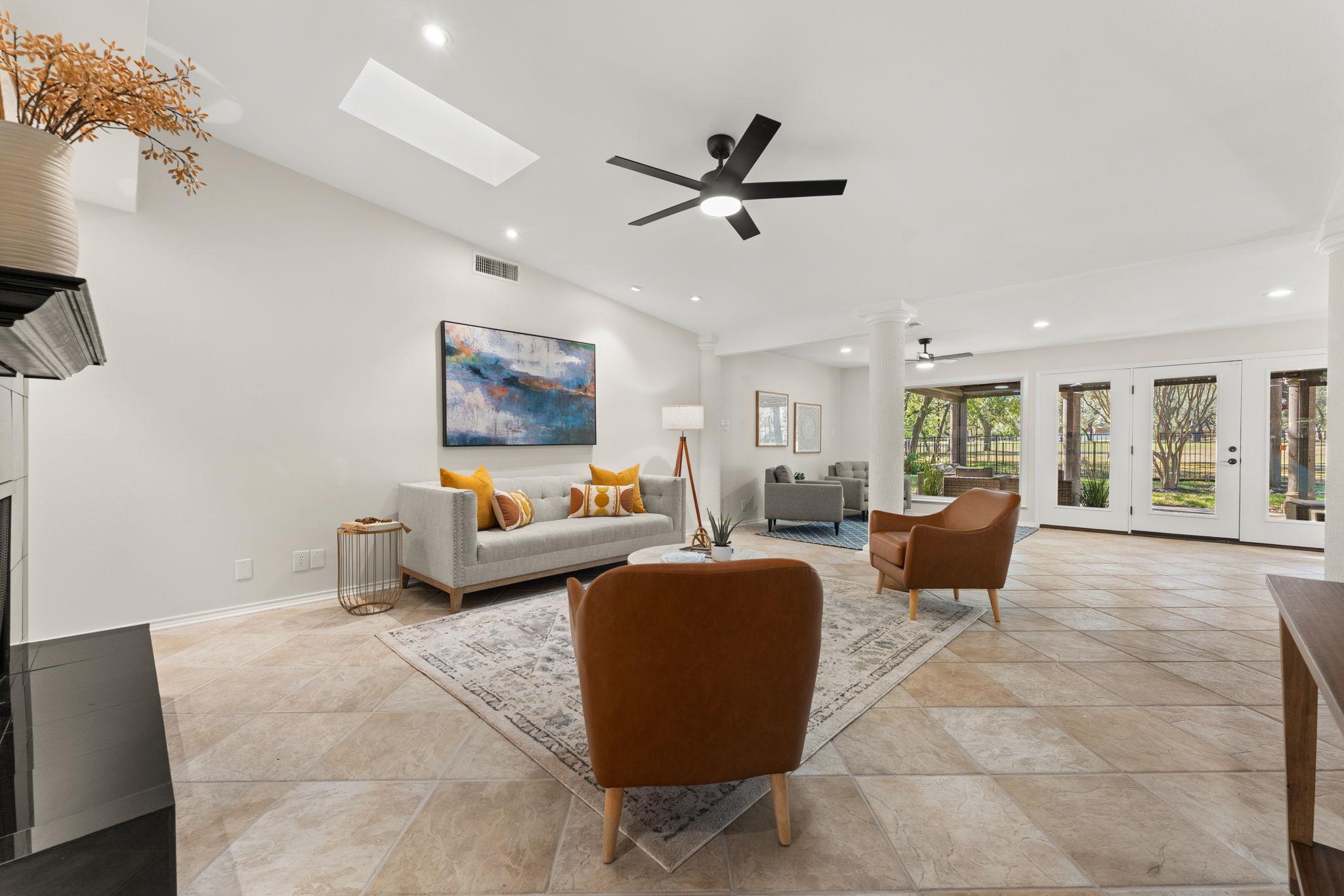 9109 Balcones Club DR