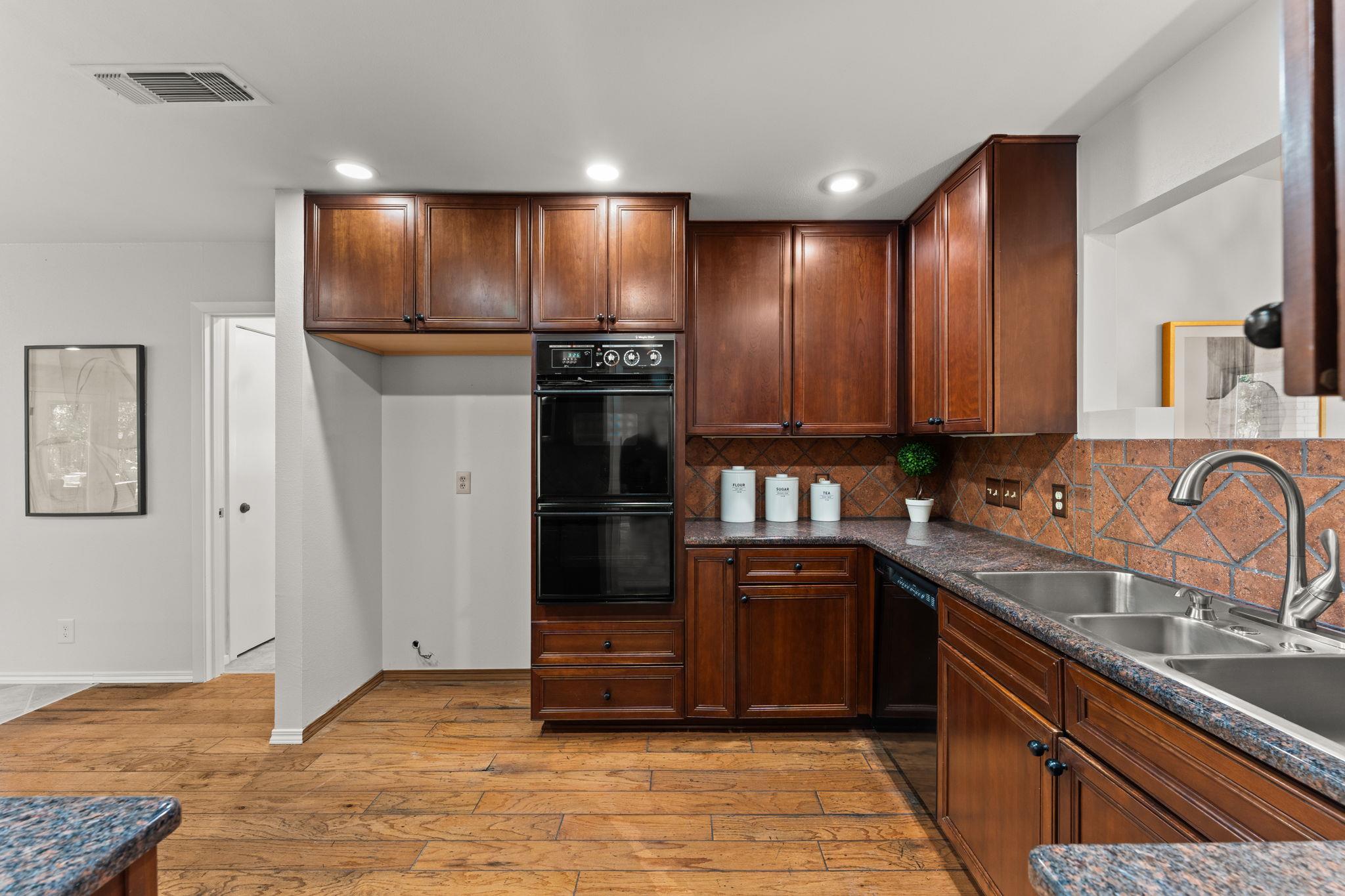 9109 Balcones Club DR