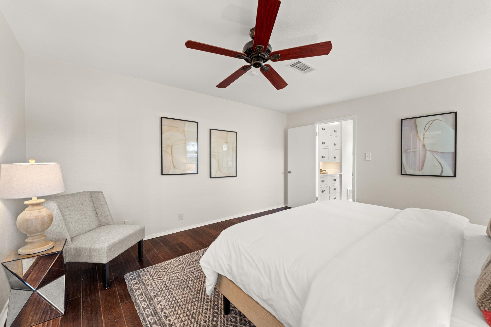 9109 Balcones Club DR