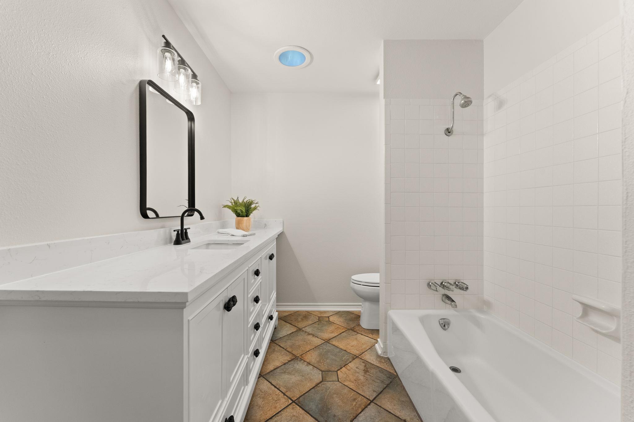 9109 Balcones Club DR