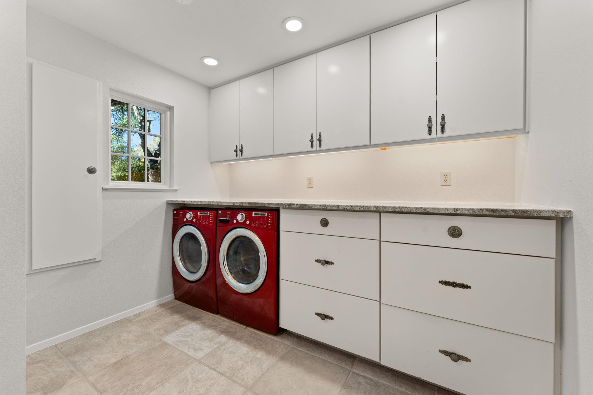 9109 Balcones Club DR