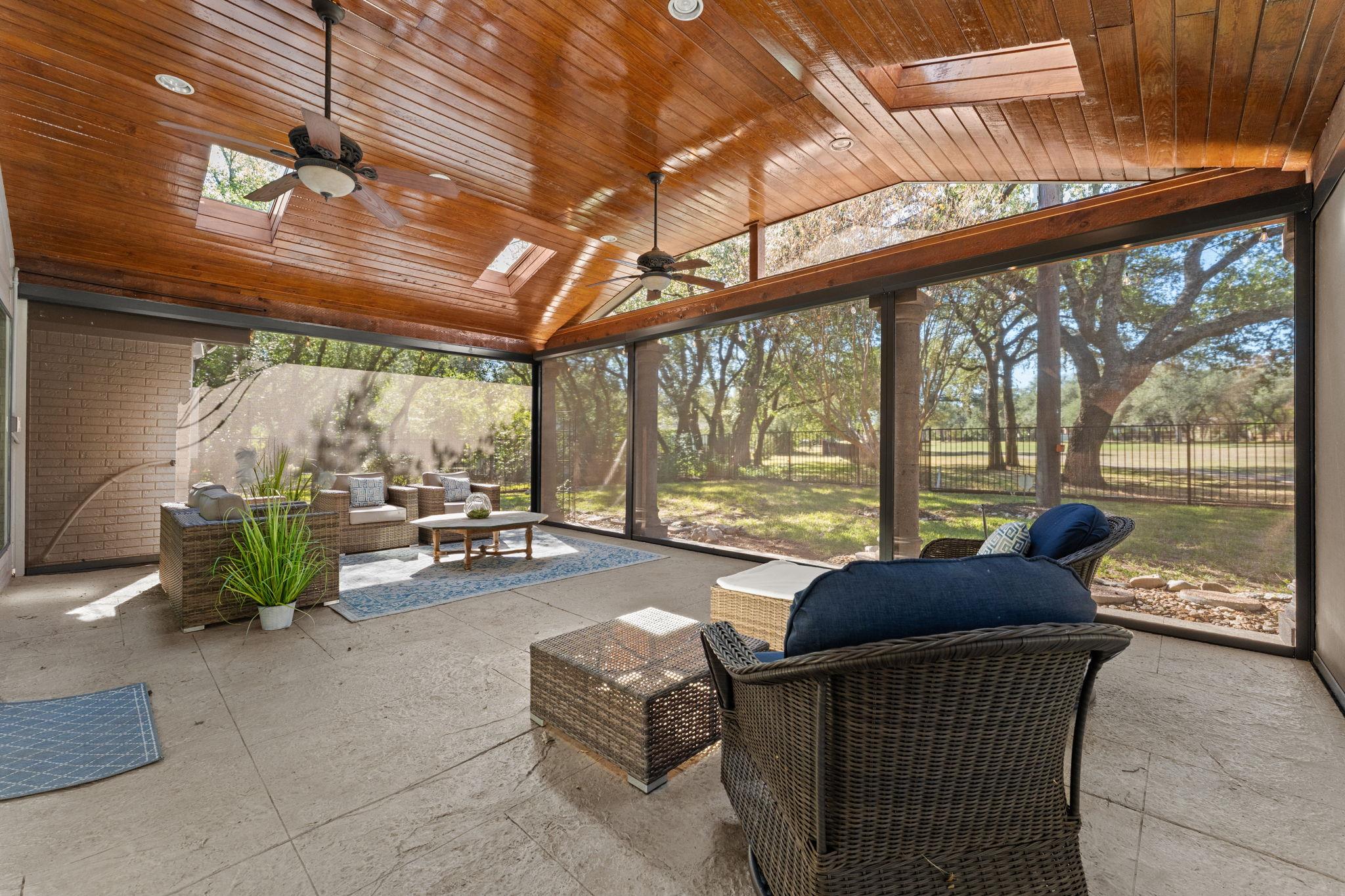 9109 Balcones Club DR